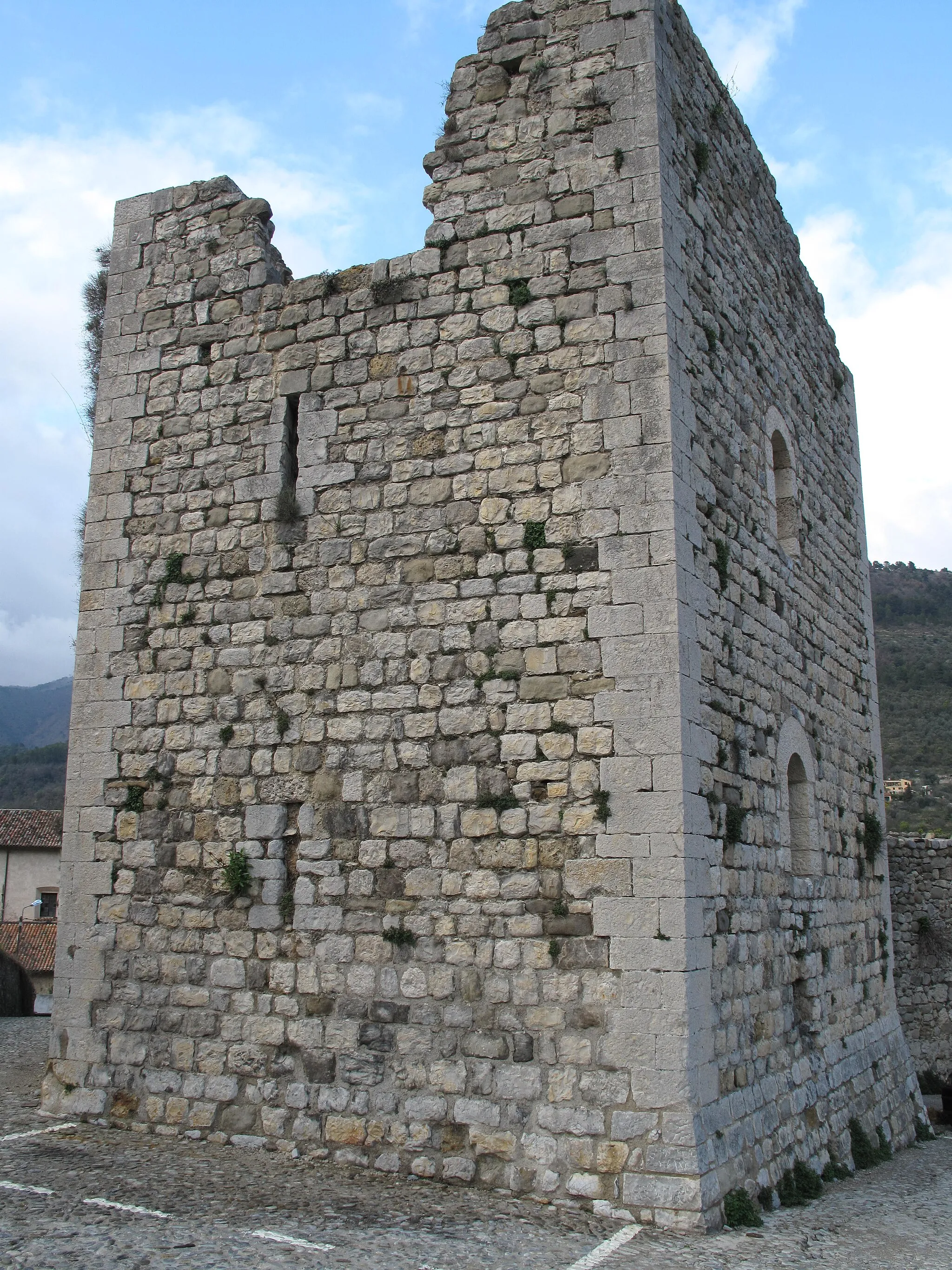 Photo showing: Tower (roman one ?) in Sospel, Alpes-Maritimes, France.