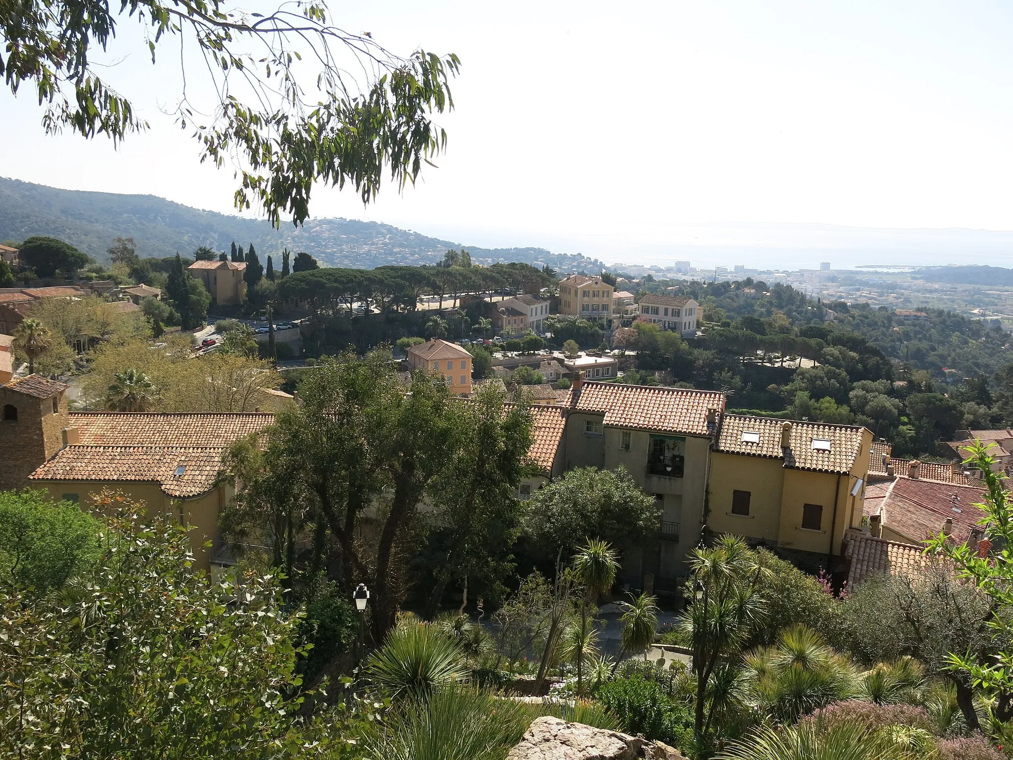Photo showing: View from the castle of knights of Fos in Bormes-les-Mimosas (Var, France).