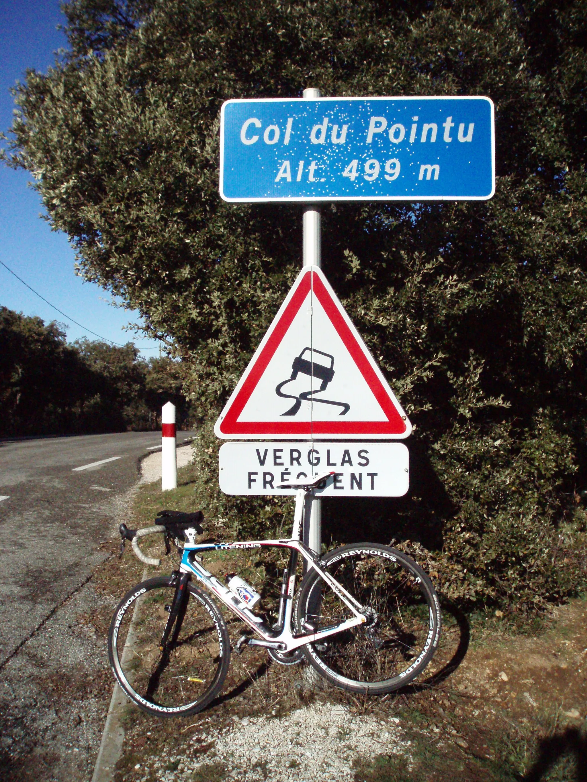 Photo showing: Col du Pointu, panneau (route de la combe de Lourmarin)