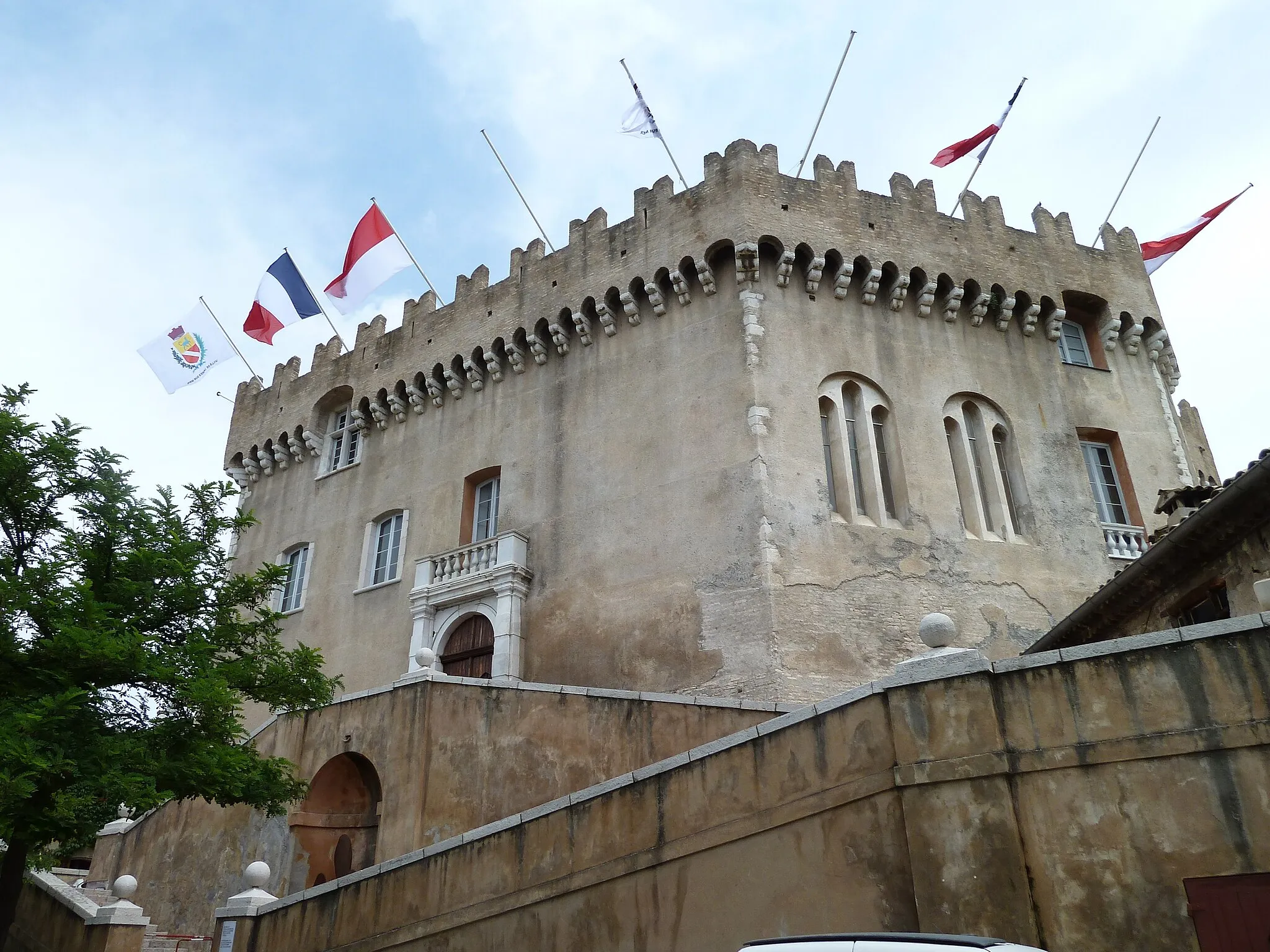 Photo showing: Château Grimaldi