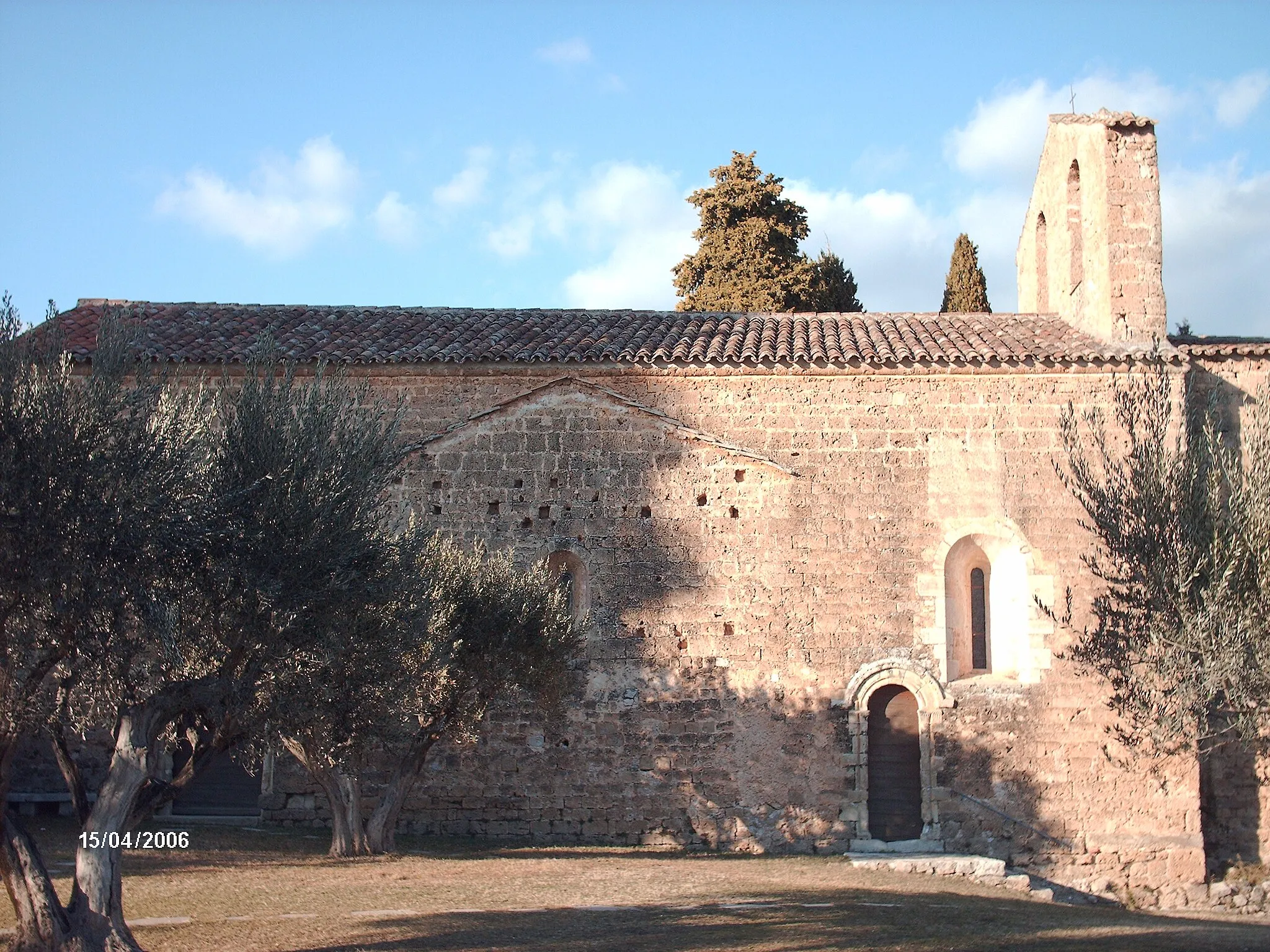 Photo showing: Chapelle du 11ème siècle inscrite à l'inventaire supplémentaire des monuments historiques. A proximité du cimetière communal