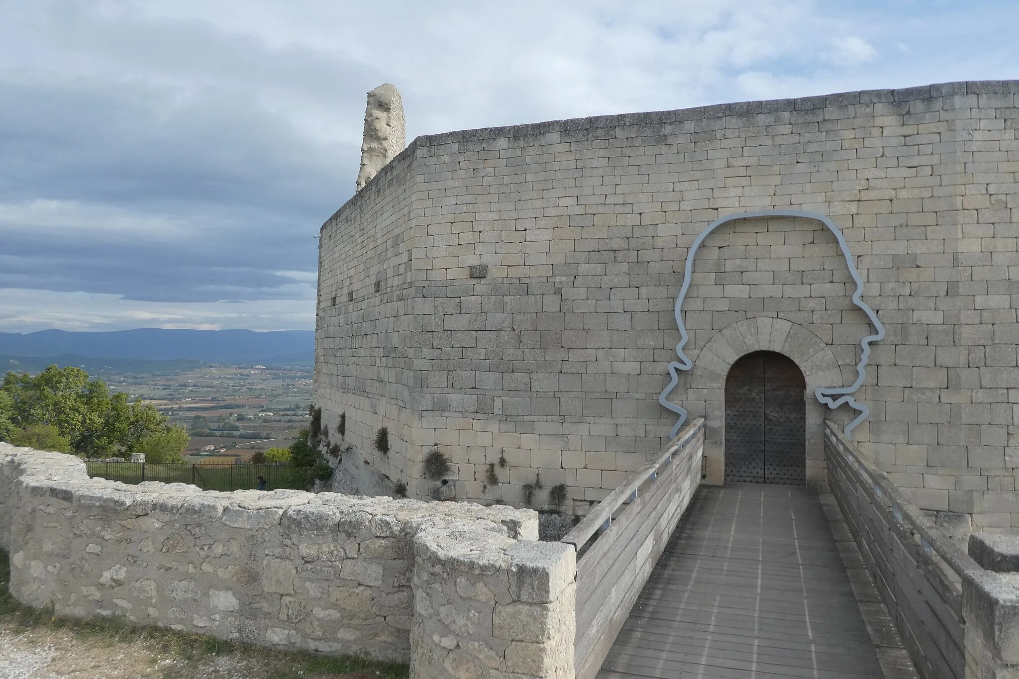 Photo showing: Chateau de Lacoste.