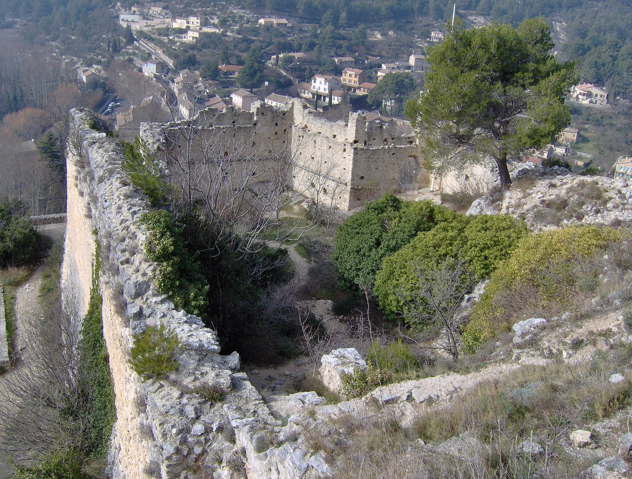 Photo showing: Chateau de Fontaine de Vaucluse