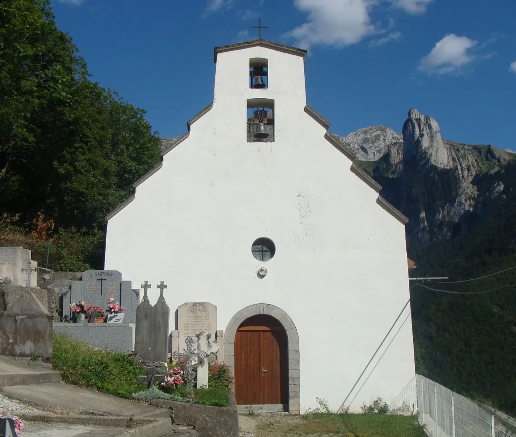 Photo showing: Le cimetière de la Posterle et sa chapelle, commune de Pellafol (Isère).