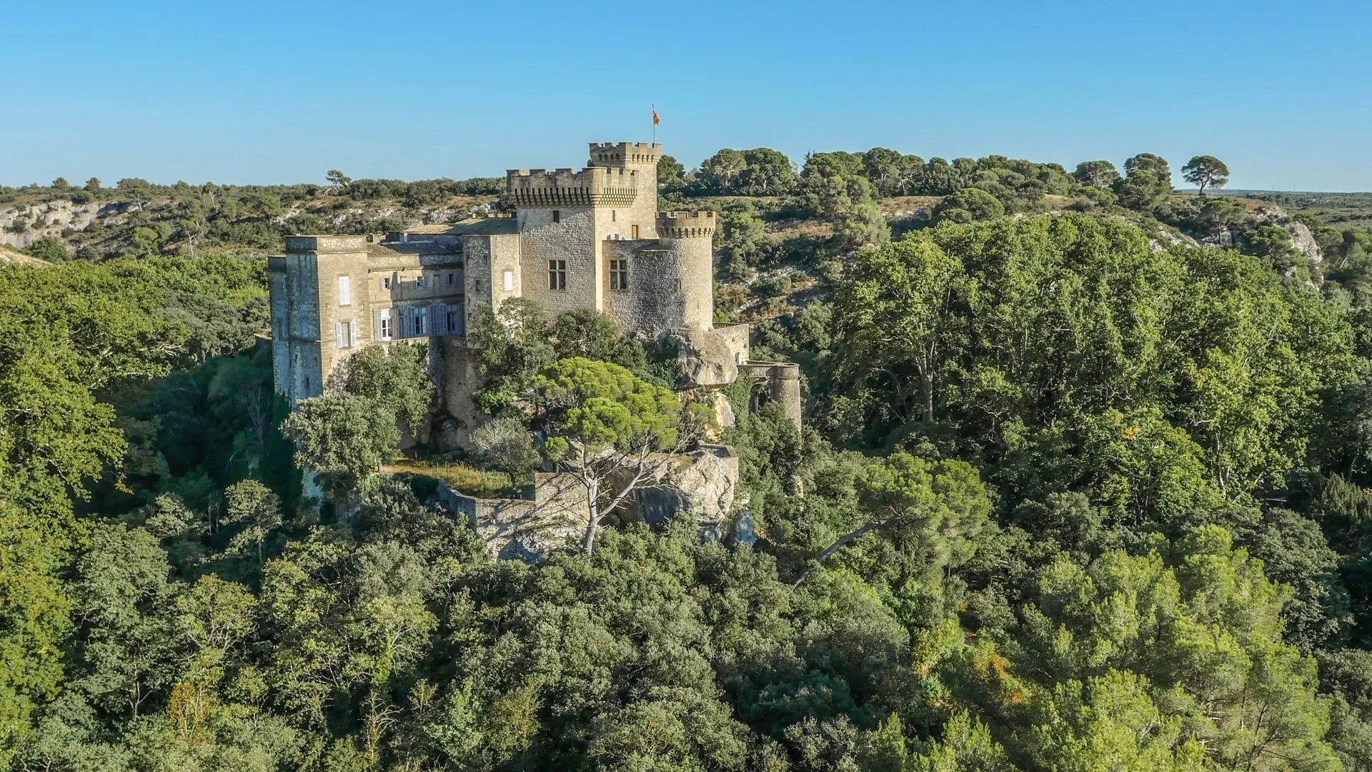 Photo showing: Château de La Barben from the sky