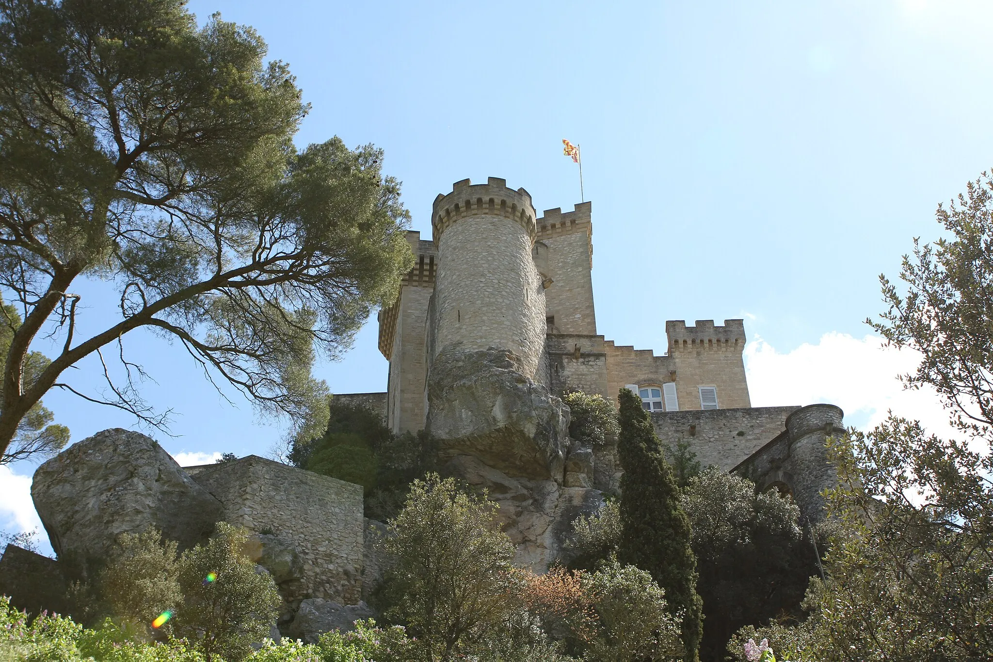 Photo showing: The castle of La Barben (Bouches-du-Rhône, France)