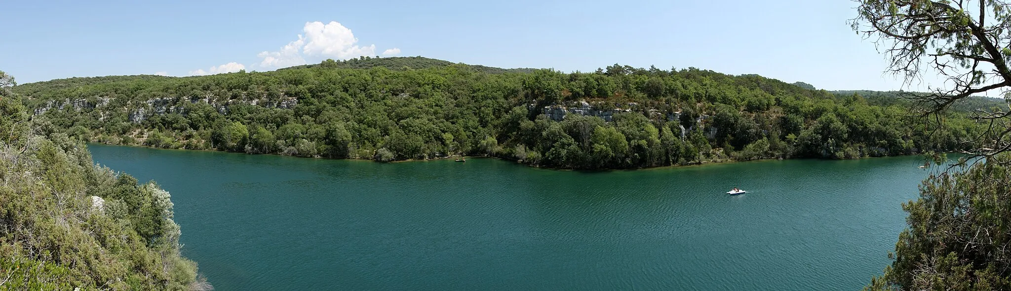 Photo showing: Panorama of the Verdon River near Saint-Laurent-du-Verdon, Alpes-de-Haute-Provence, France.