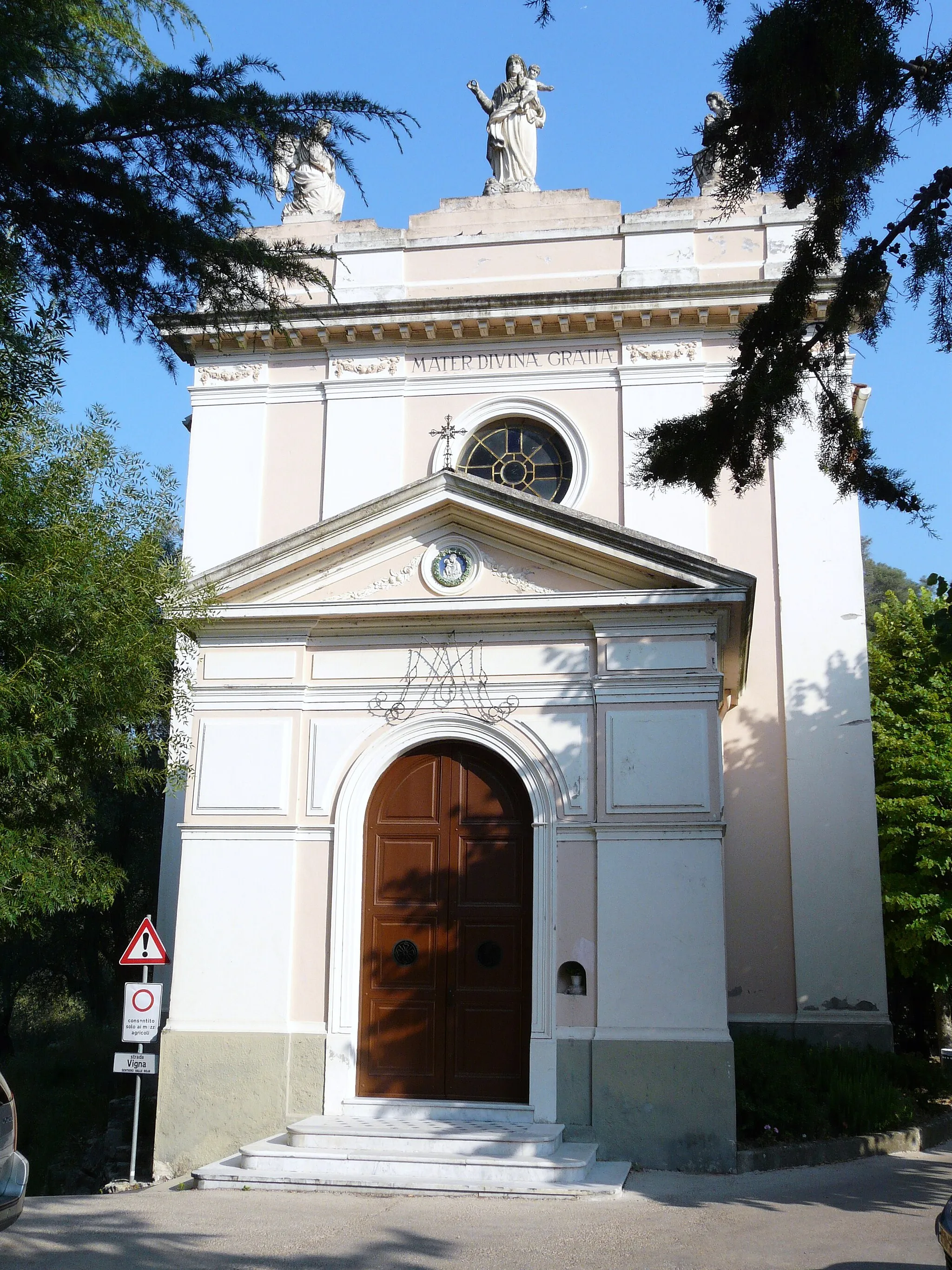 Photo showing: Santuario di Nostra Signora delle Grazie, Airole, Liguria, Italia