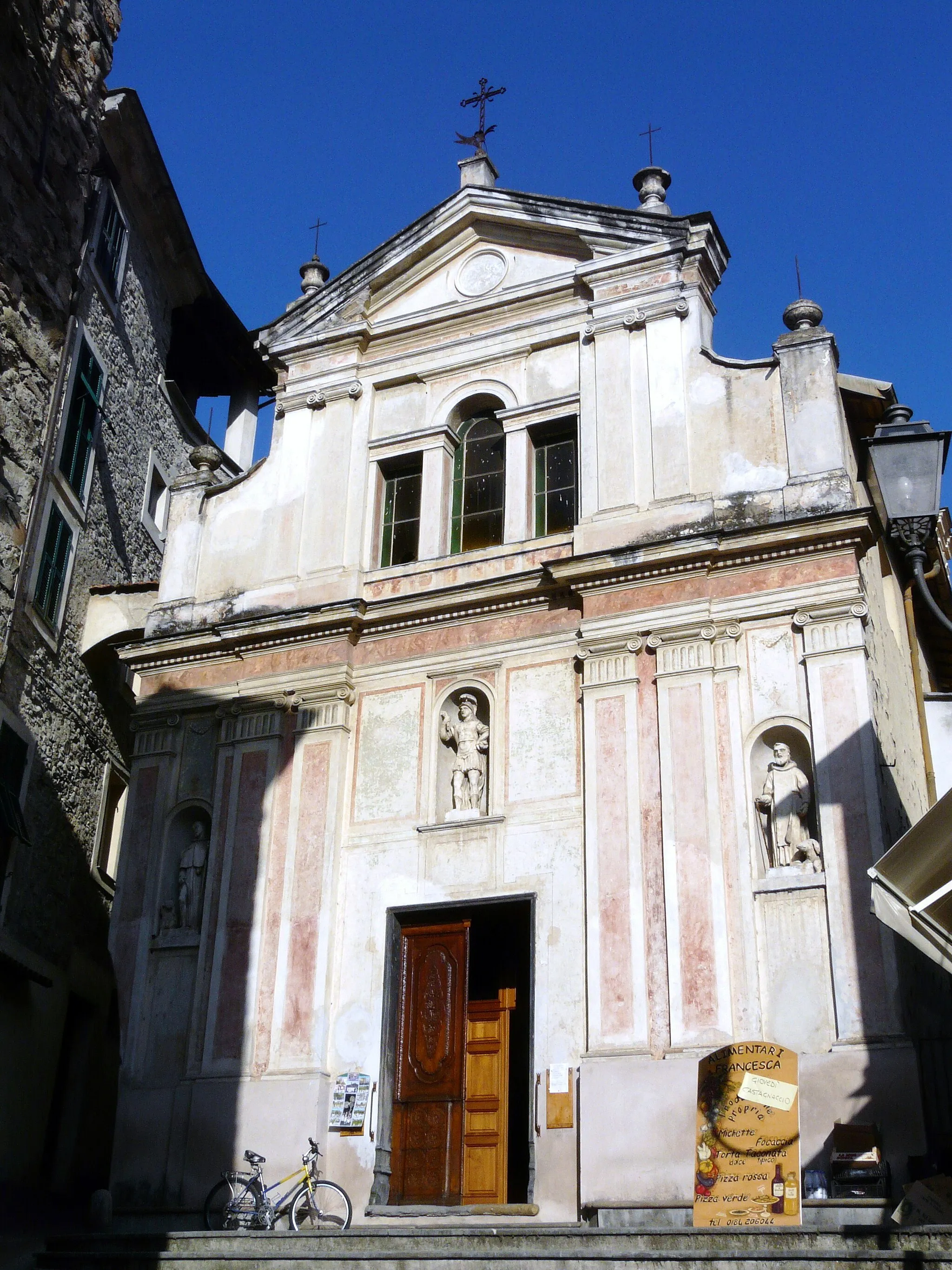 Photo showing: Facciata dell'oratorio di San Sebastiano, Dolceacqua, Liguria, Italia