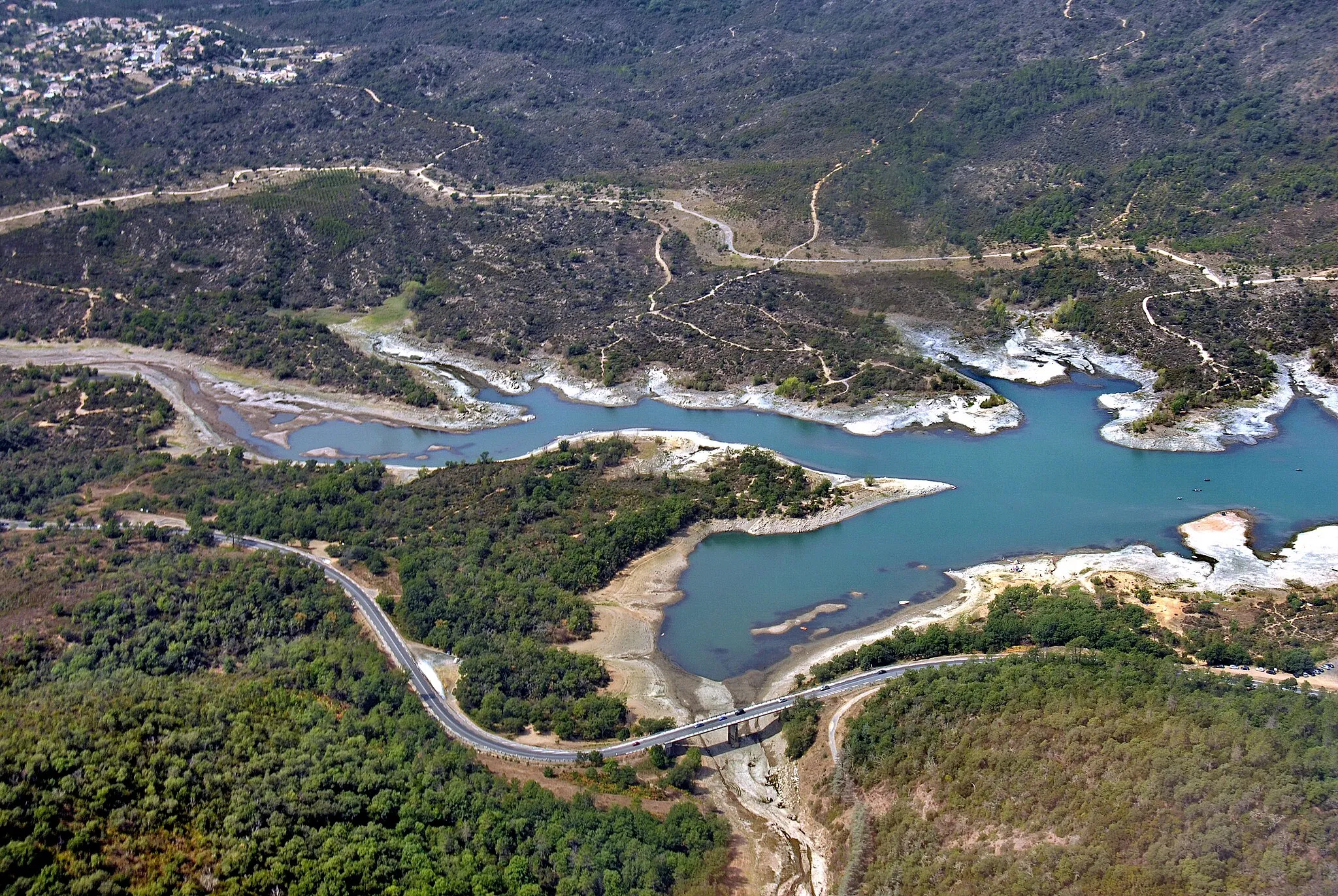 Photo showing: Lac de Saint-Cassien, vallon des Vaux en hiver