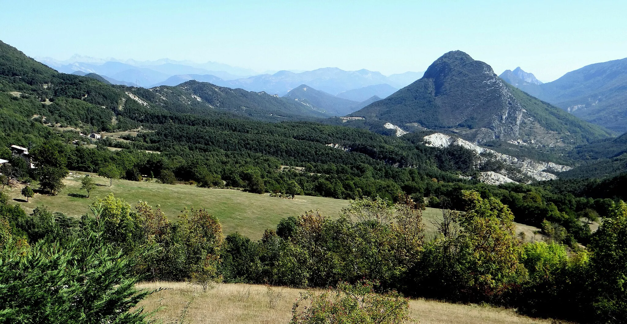 Photo showing: Briançonnet - Panorama à l'est de Briançonnet vu du cimetière