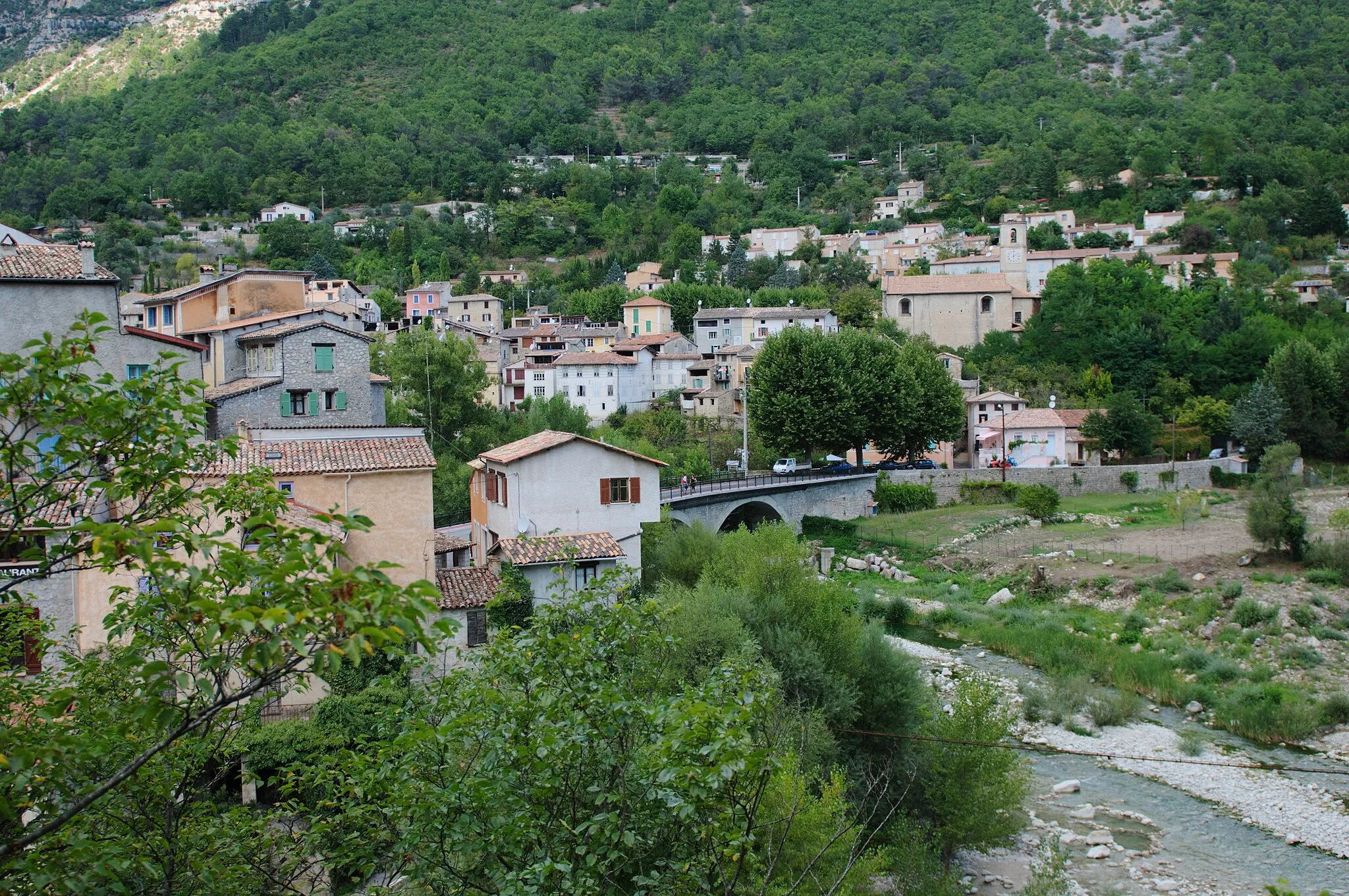 Photo showing: Pont entre Roquestéron et La Roque-en-Provence