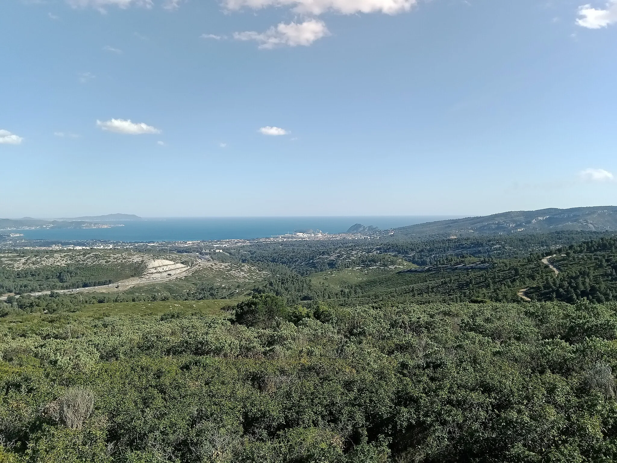 Photo showing: La Ciotat depuis la Couronne de Charlemagne, Cassis, Bouches-du-Rhône, France