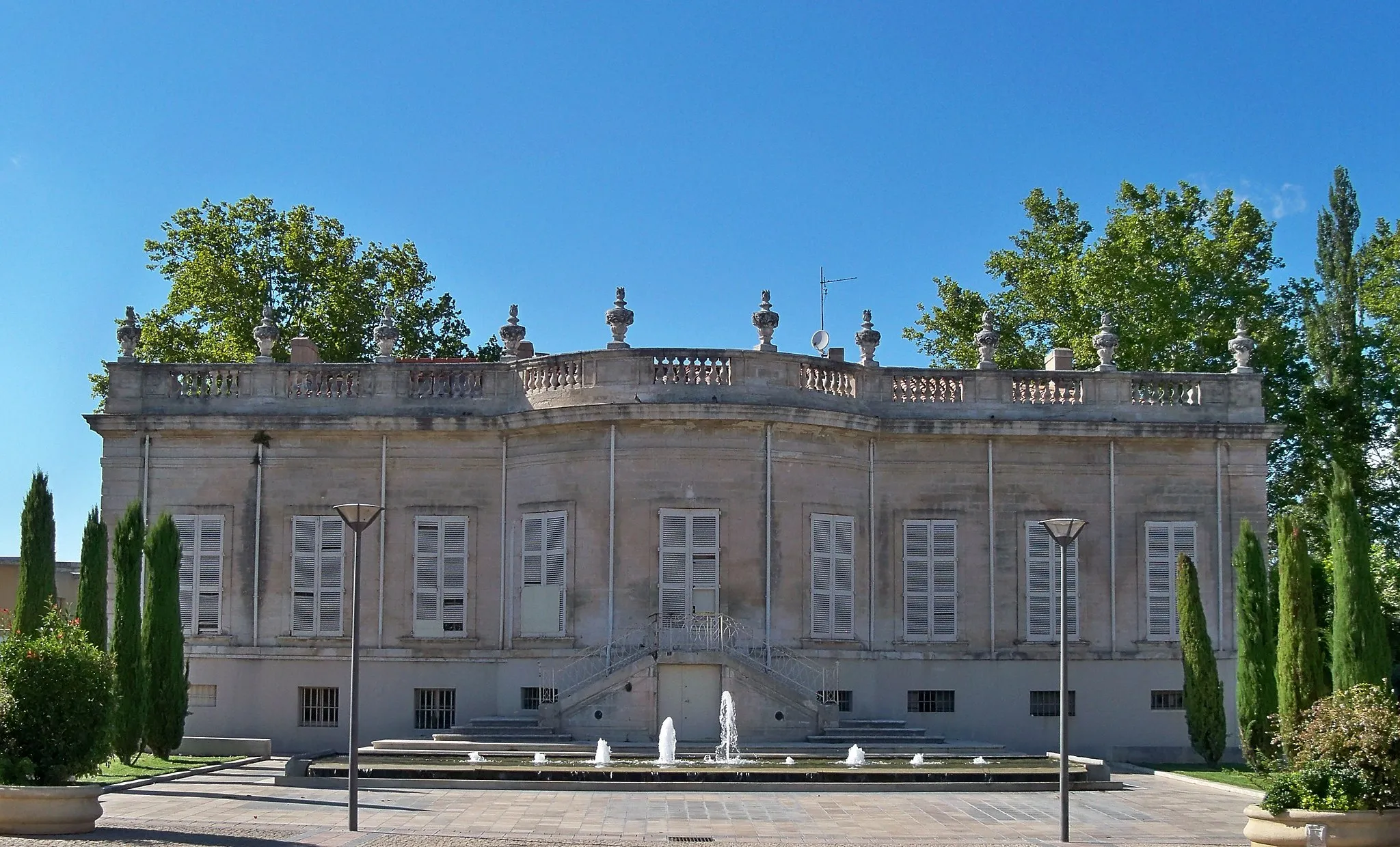 Photo showing: This building is inscrit au titre des monuments historiques de la France. It is indexed in the base Mérimée, a database of architectural heritage maintained by the French Ministry of Culture, under the reference PA00082168 .