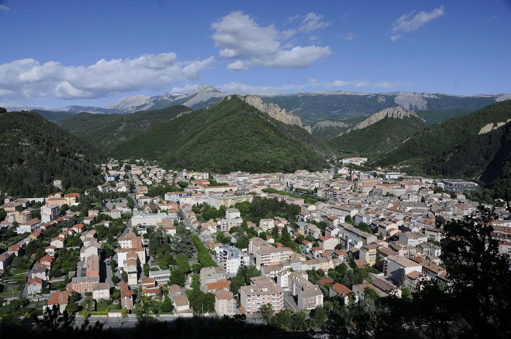 Photo showing: Vue générale de la ville de Digne-les-Bains préfecture des Alpes de Haute-Provence