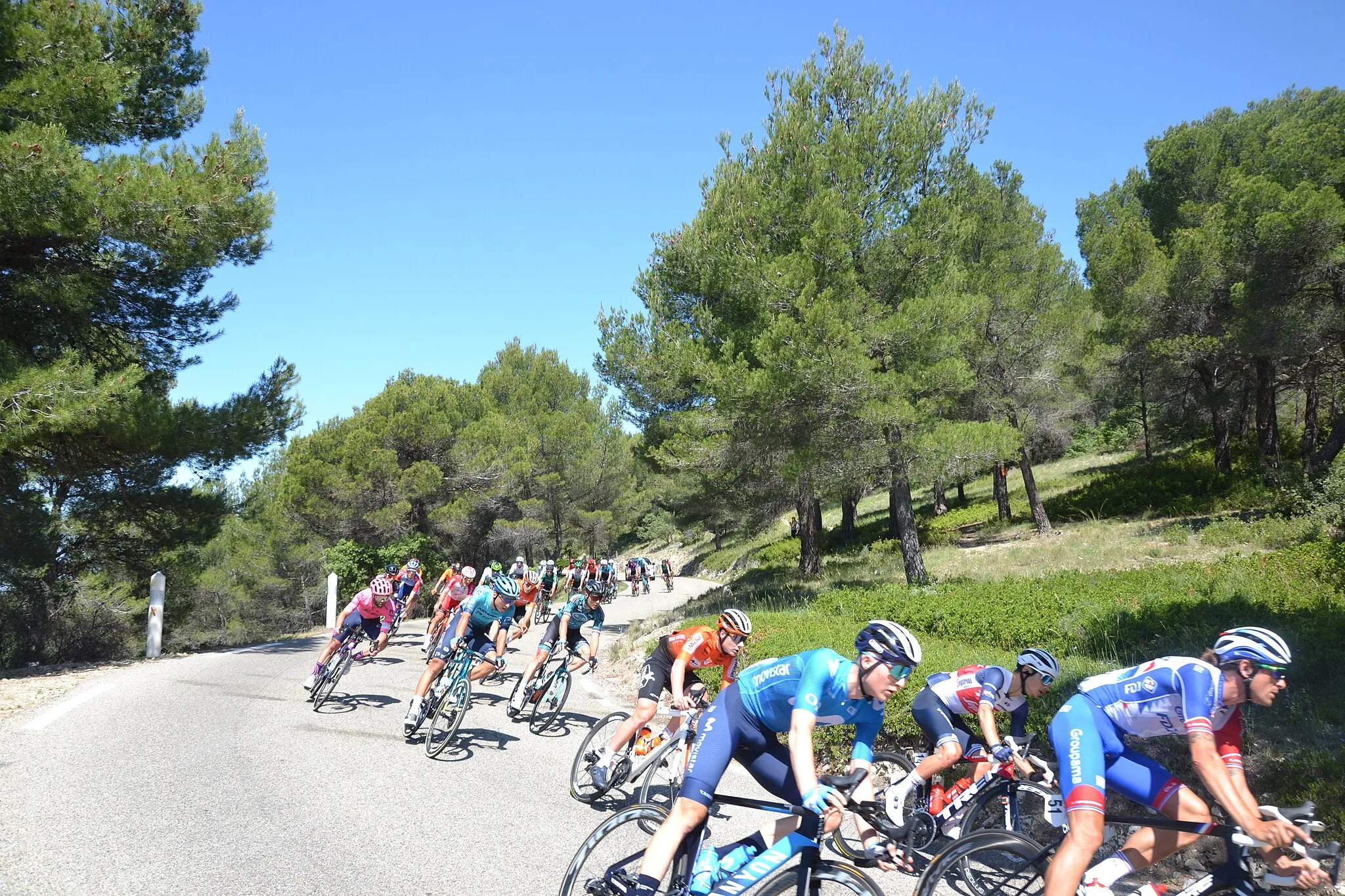 Photo showing: Mont Ventoux Dénivelé Challenges 2021 - dans la première descente du col de la Madeleine