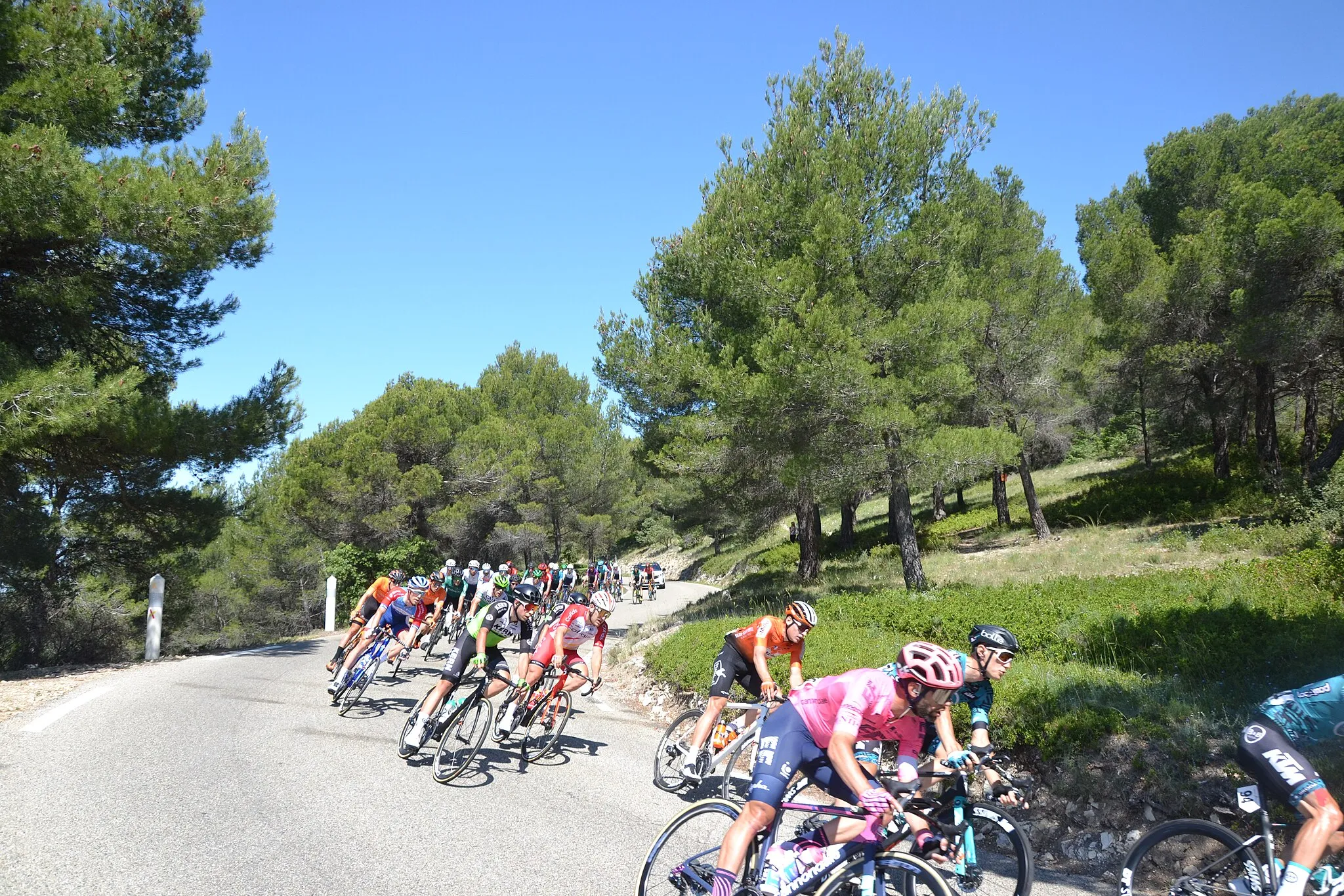 Photo showing: Mont Ventoux Dénivelé Challenges 2021 - dans la première descente du col de la Madeleine