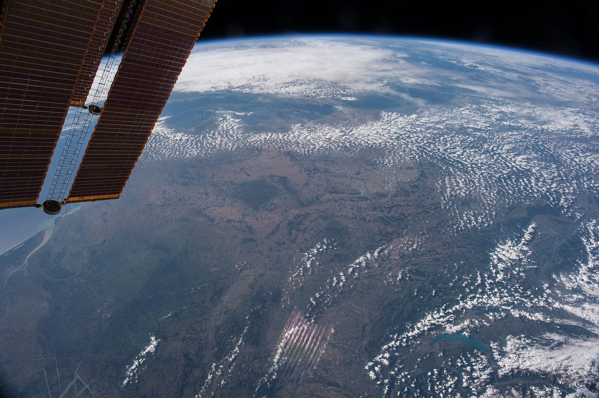 Photo showing: View of Earth taken during ISS Expedition 52.