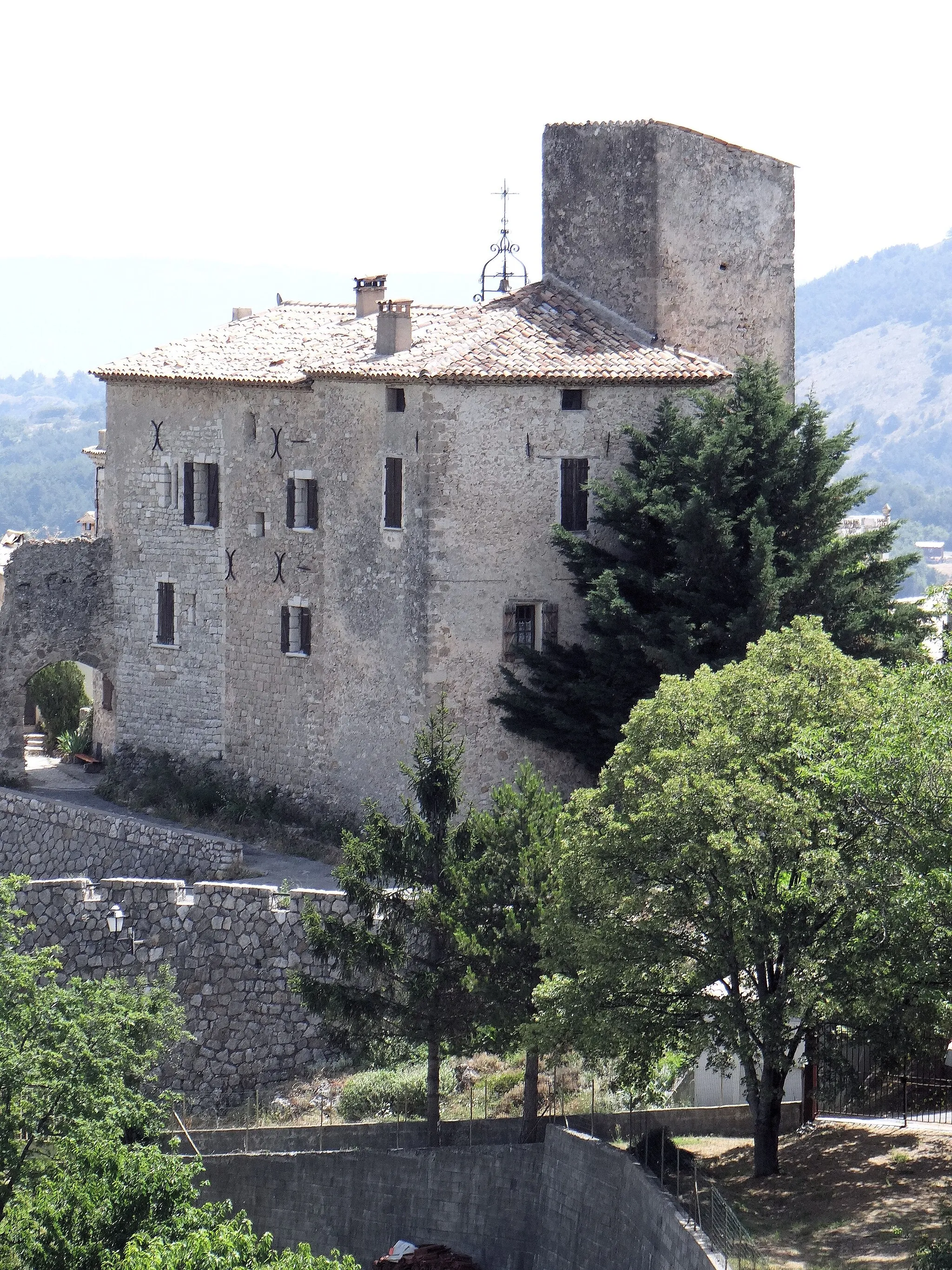 Photo showing: Bézaudun-les-Alpes - Le château