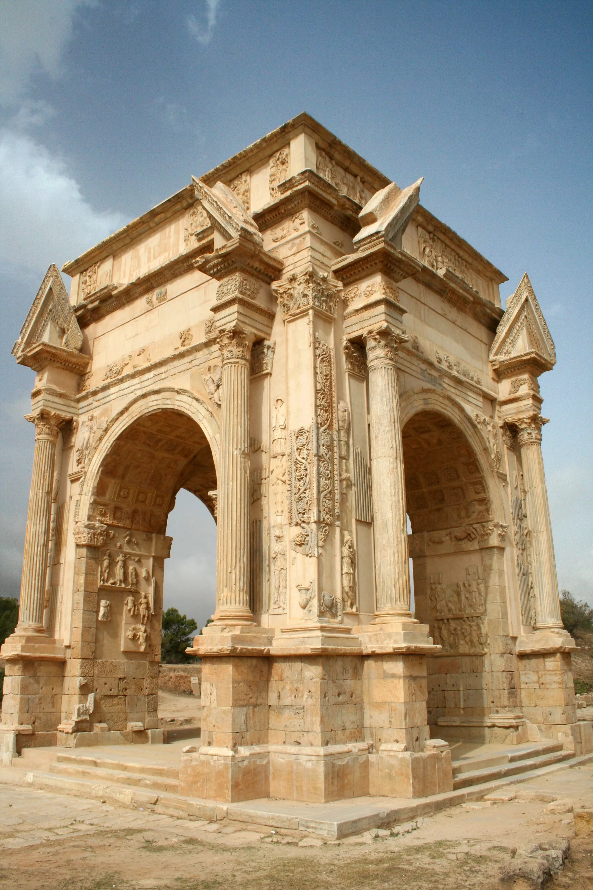 Photo showing: The Arch of Septimius Severus at Leptis Magna, Libya