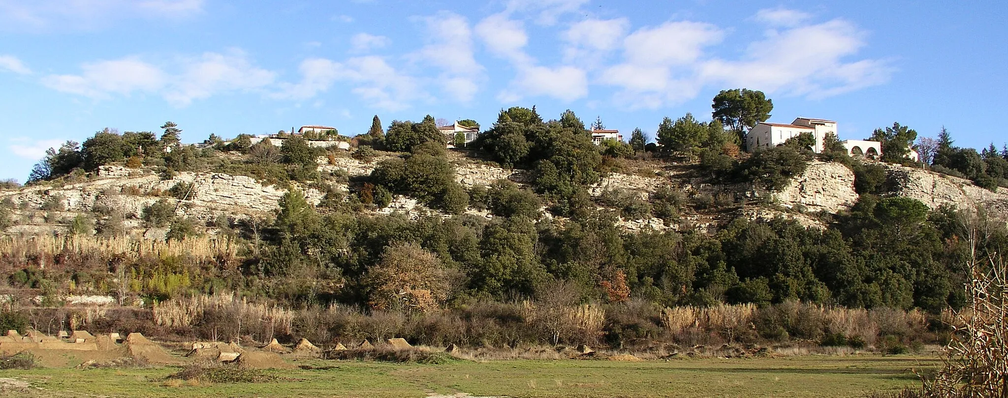 Photo showing: Les Roches Bleues, Gréoux-les-Bains, Alpes-de-Haute-Provence, France.