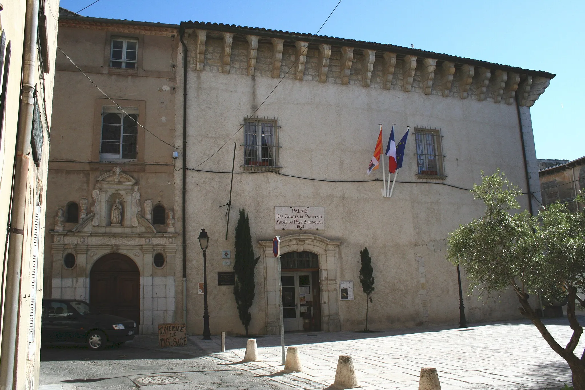Photo showing: This building is classé au titre des monuments historiques de la France. It is indexed in the base Mérimée, a database of architectural heritage maintained by the French Ministry of Culture, under the reference PA00081560 .