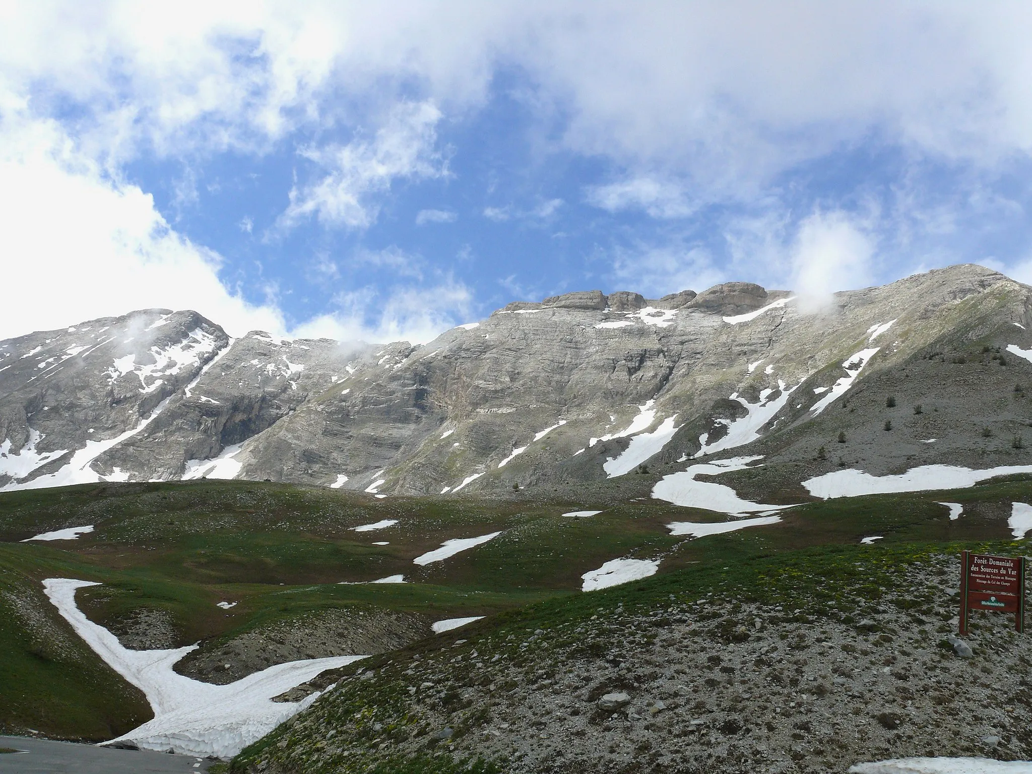 Photo showing: Saint-Martin-d'Entraunes - La Dent de Lièvre et la Colle Base vues du col des Champs