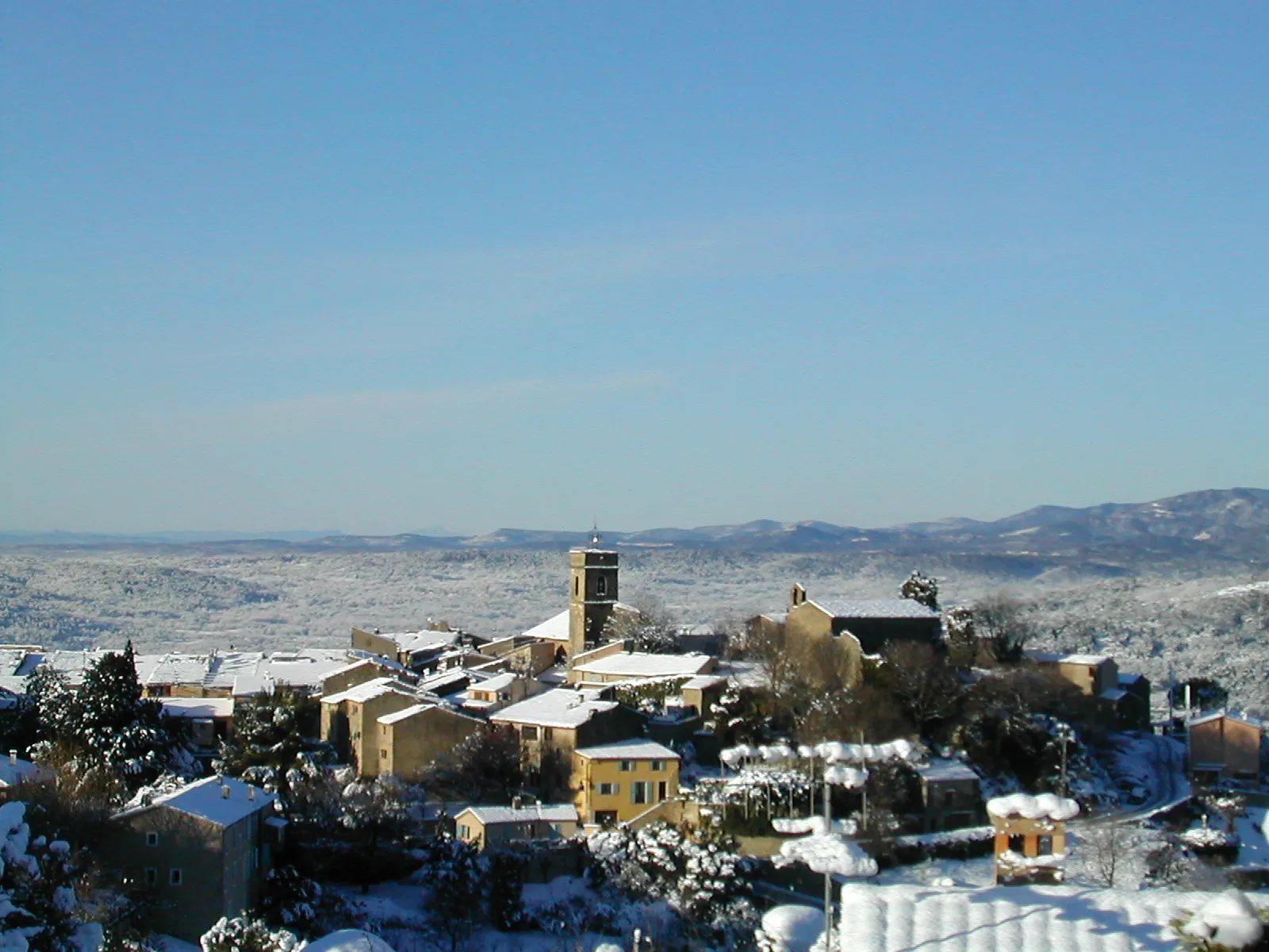 Photo showing: Hivers rudes, été chauds... La Provence !