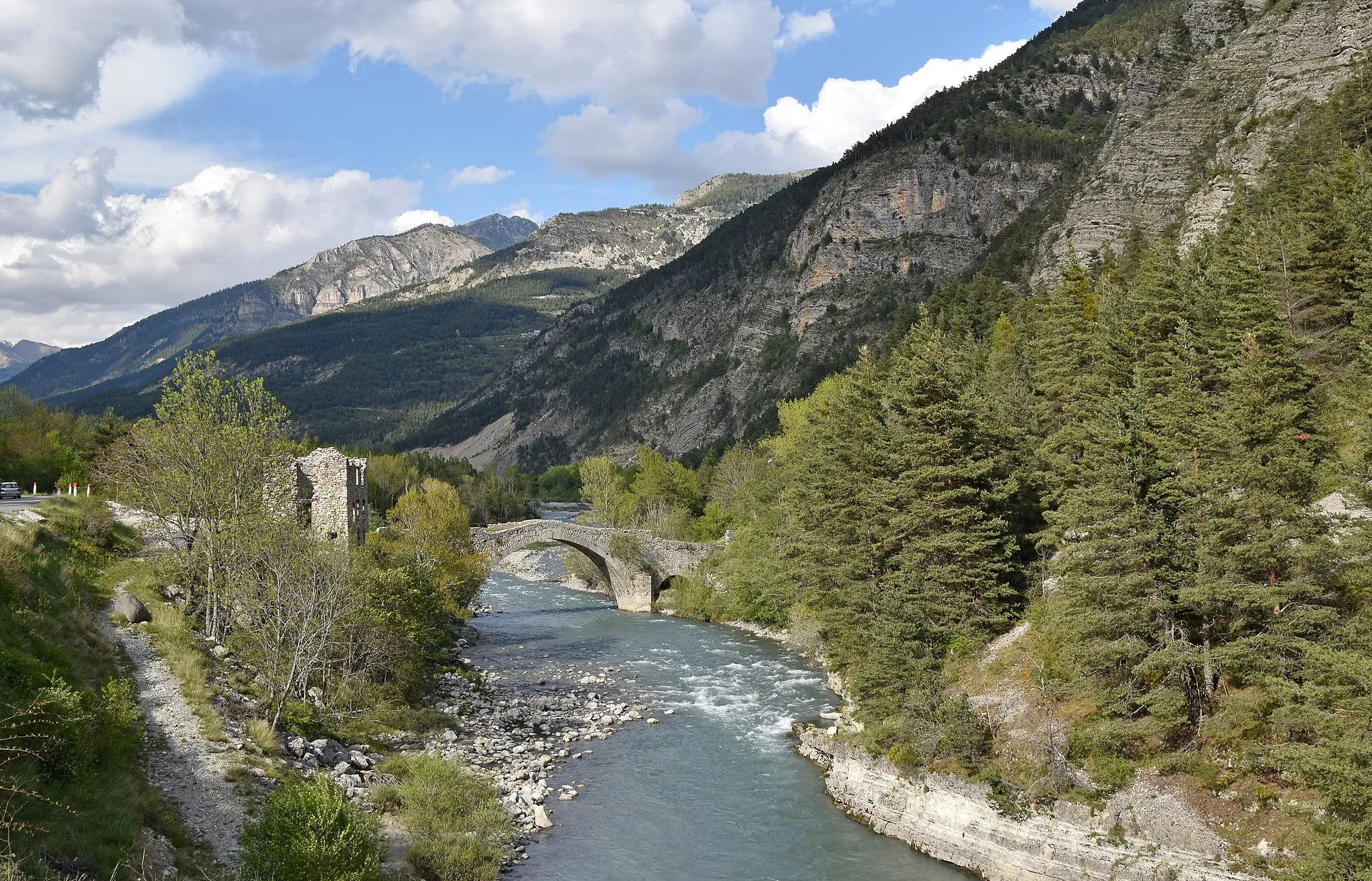 Photo showing: Bridge "du moulin" on the Verdon river, Thorame-Haute, Alpes-de-Haute-Provence, France
