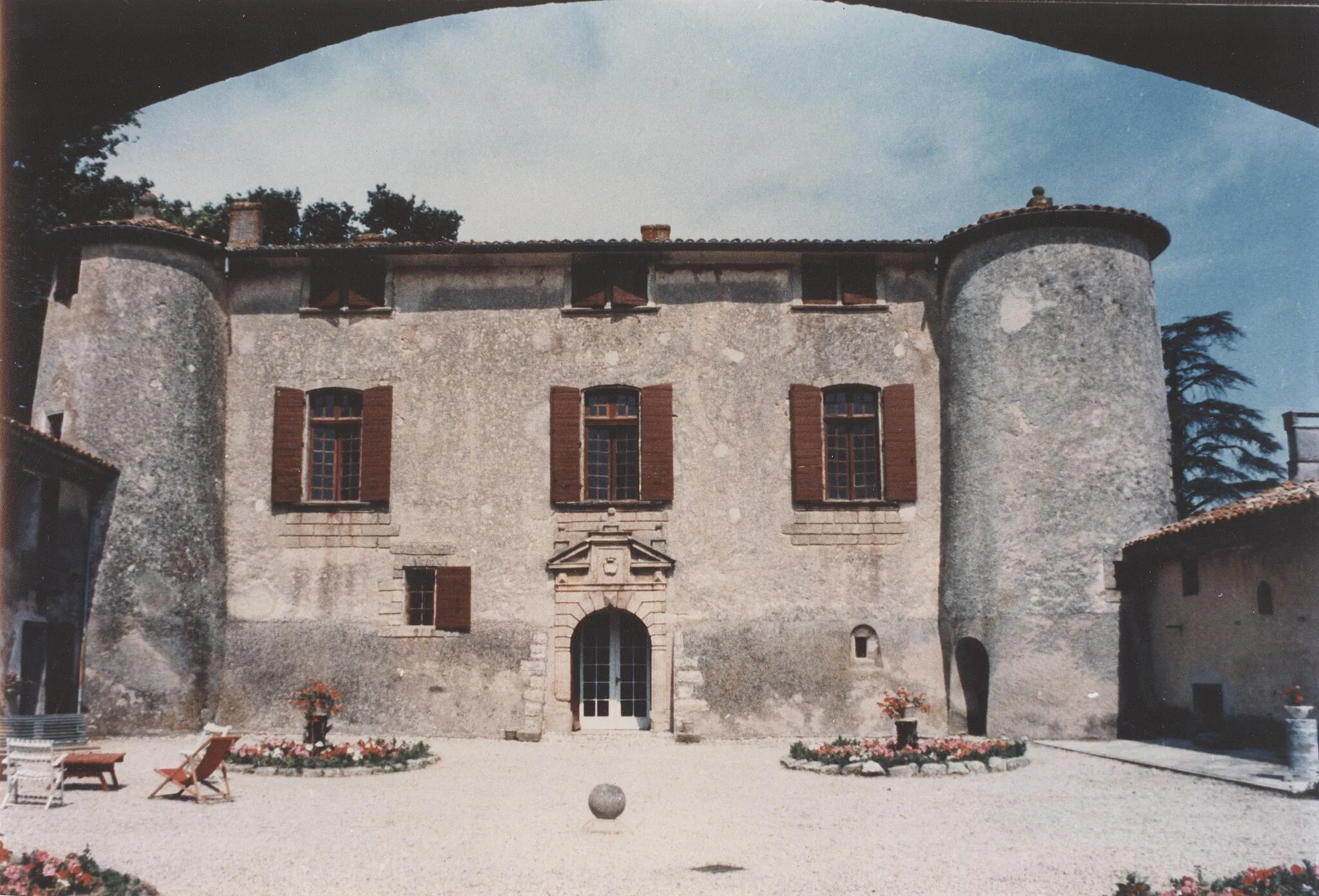 Photo showing: Vue du château de la Calade au début des années 1980