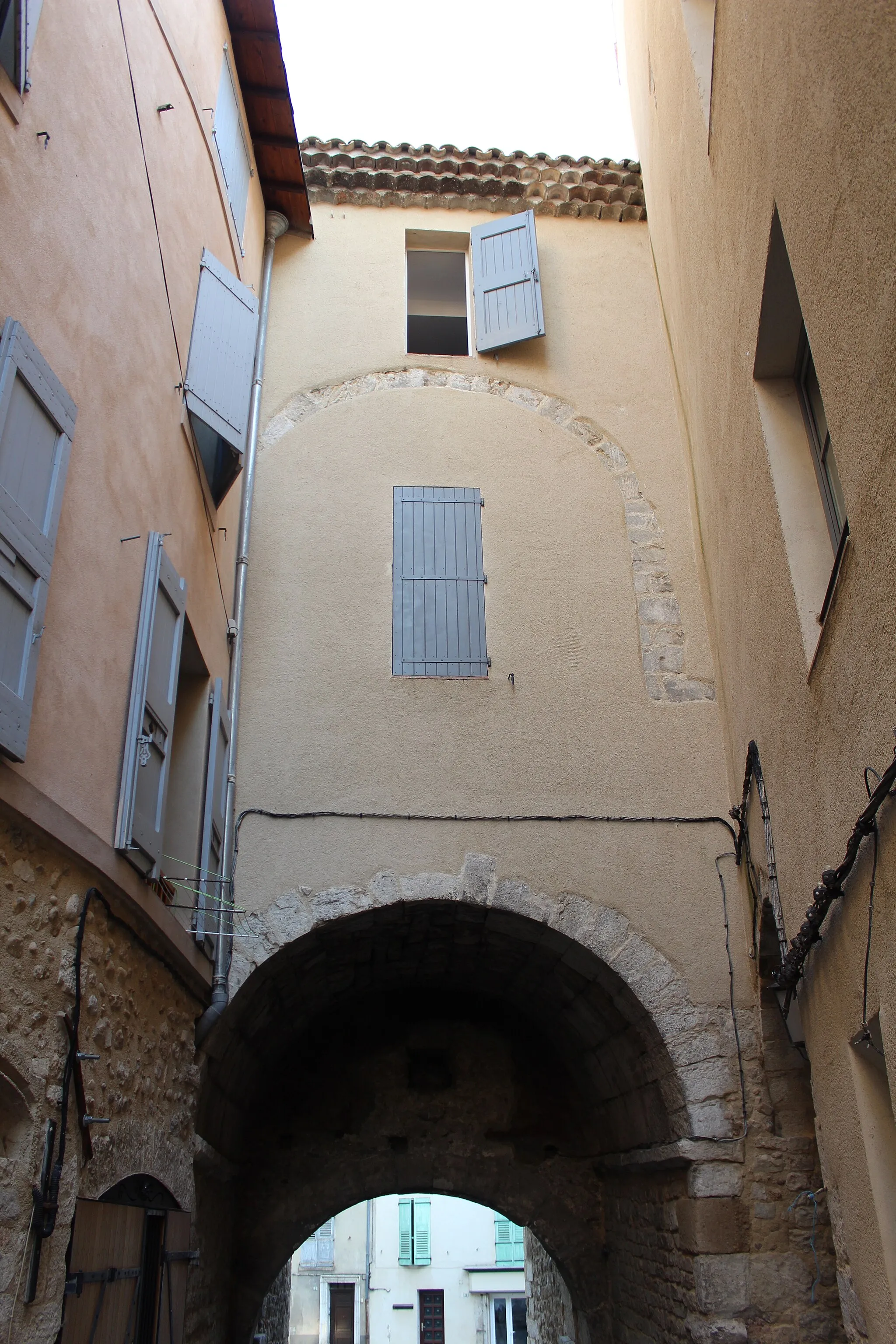 Photo showing: Porte d'Ayguières, Riez.