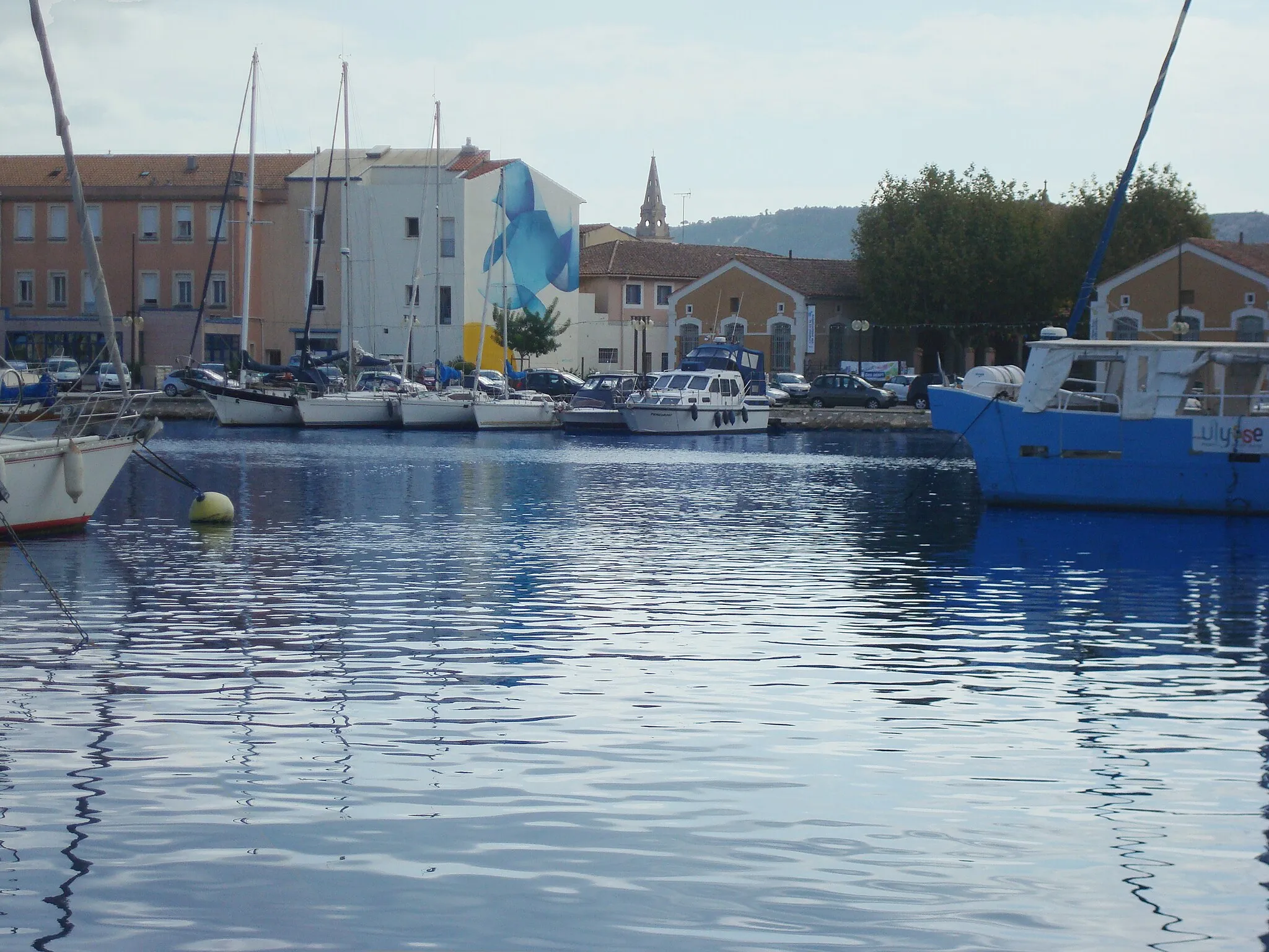 Photo showing: 80 square meters painting created by the artist Guillaume Bottazzi in the historical district of Martigues