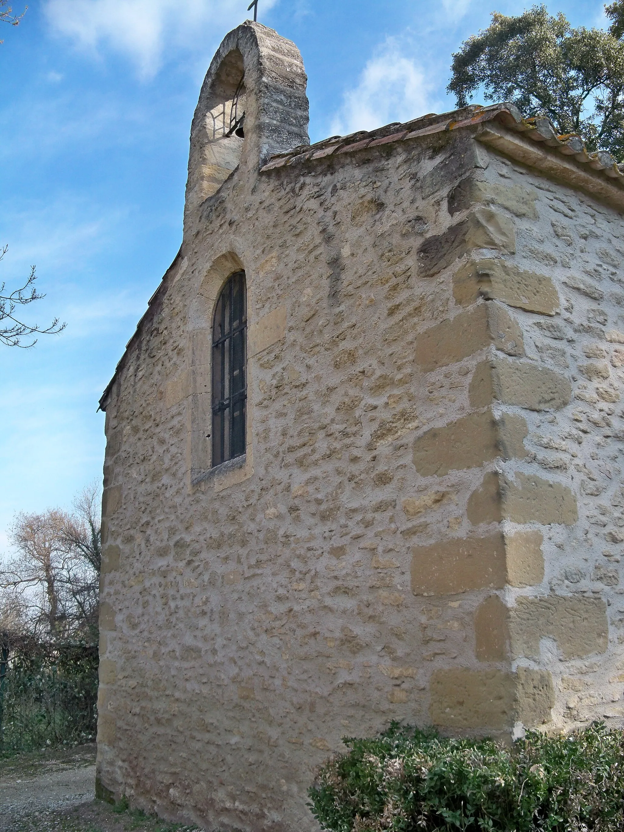 Photo showing: Facade de la chapelle saint Lambert à Mas Blanc des Alpilles (13), France