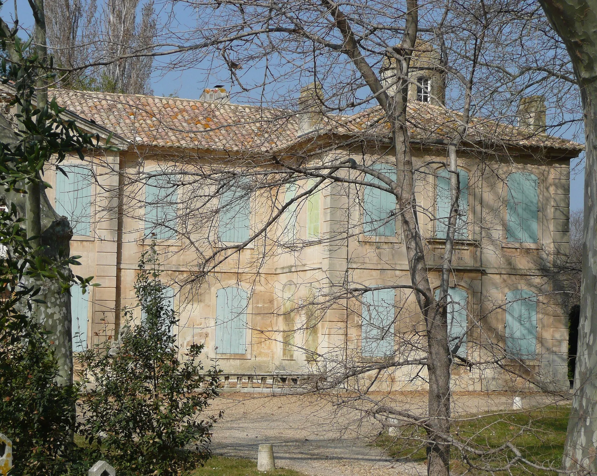 Photo showing: Château de la Jansonne, Arles (13), hameau de Balarin: belle architecture classique du début du 18e siècle.