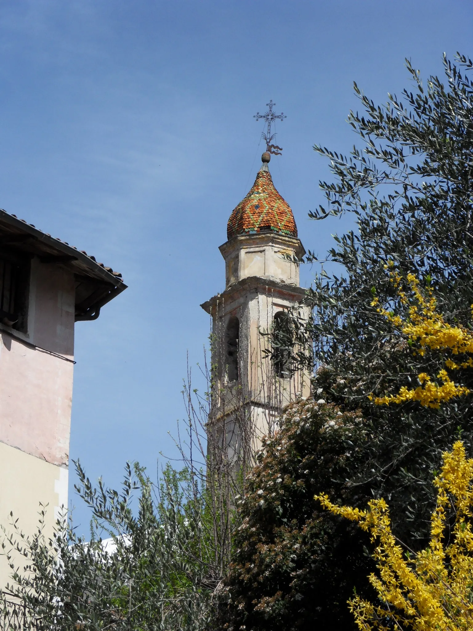 Photo showing: Roquebillière (Alpes-Maritimes). Le clocher de la chapelle des Pénitents Blancs