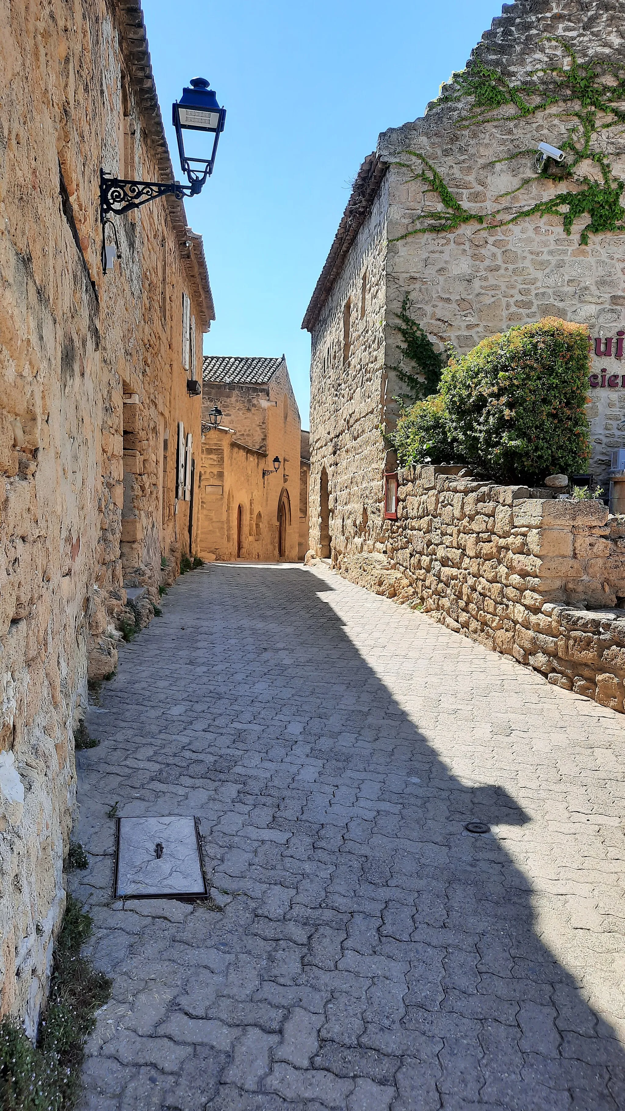 Photo showing: Ruelle de Miramas-le-Vieux (Bouches-du-Rhône)