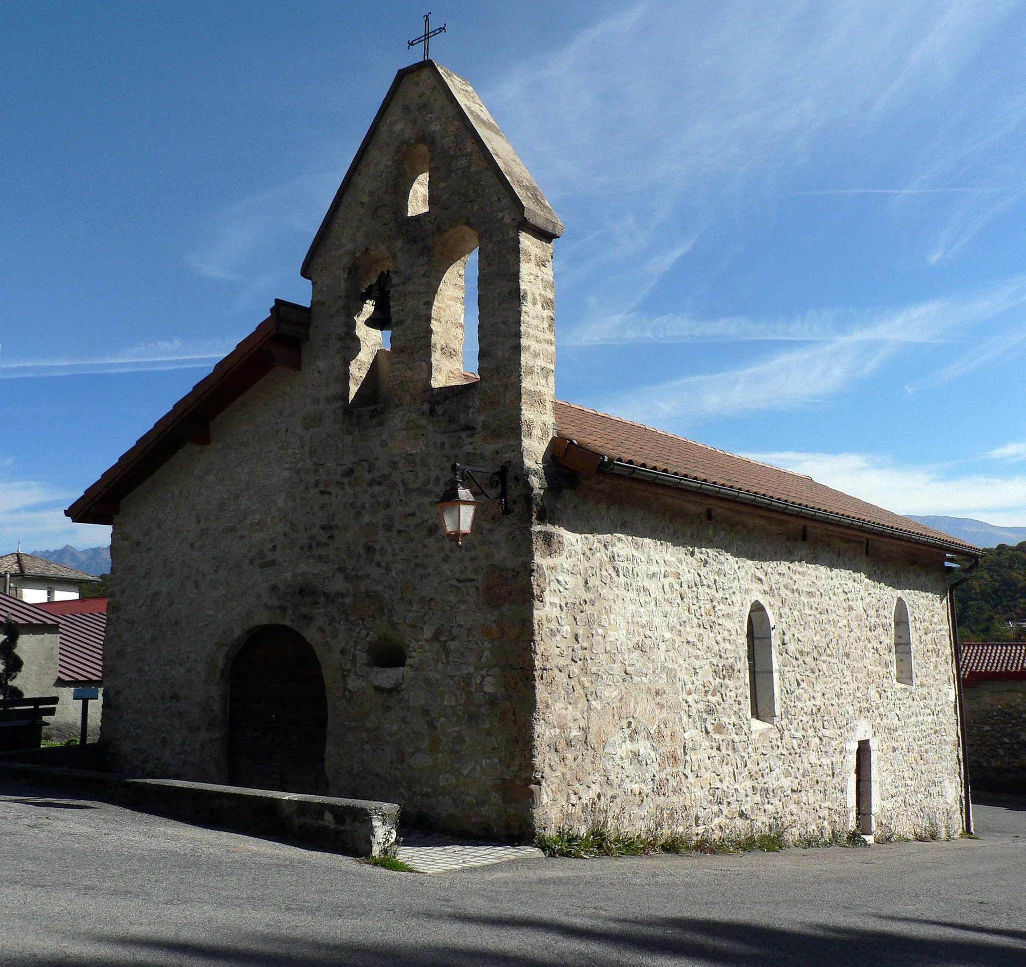 Photo showing: Chapelle romaine Saint-Jean de Cossey. Claix, Isère, France.