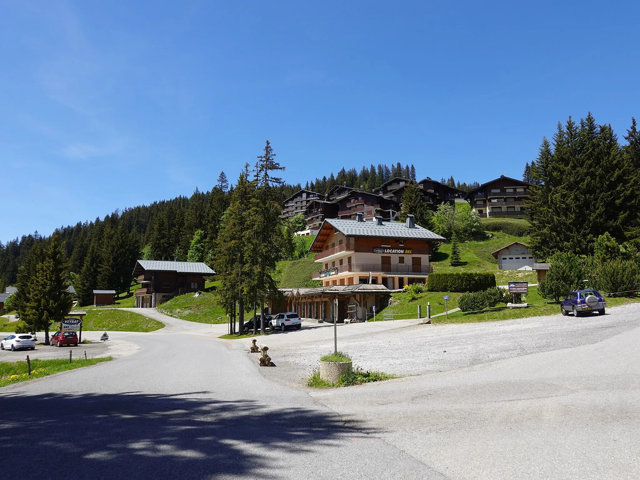 Photo showing: Ski resort @ Col de la Croix Fry @ Manigod