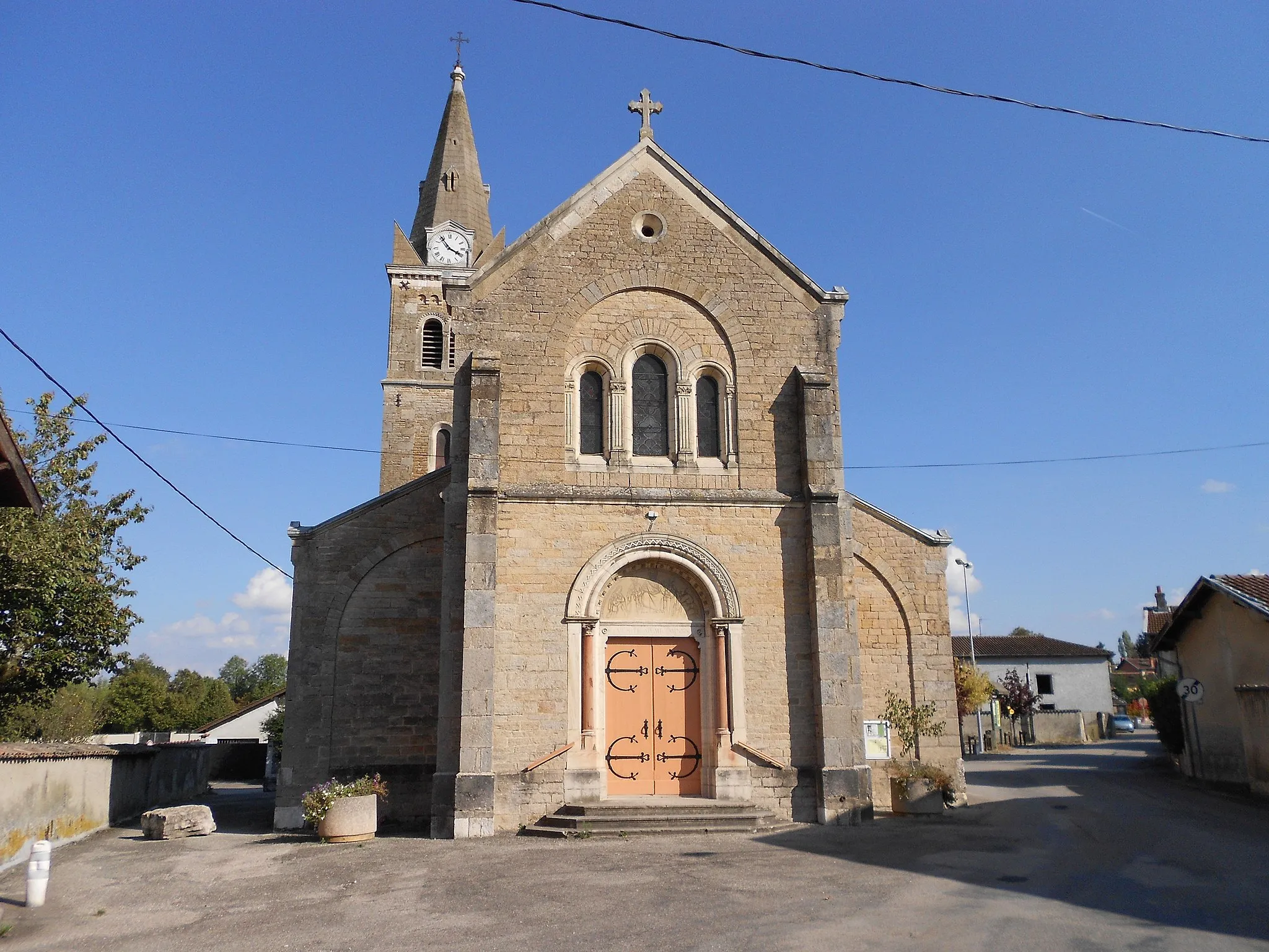 Photo showing: une photo du porche de l'église