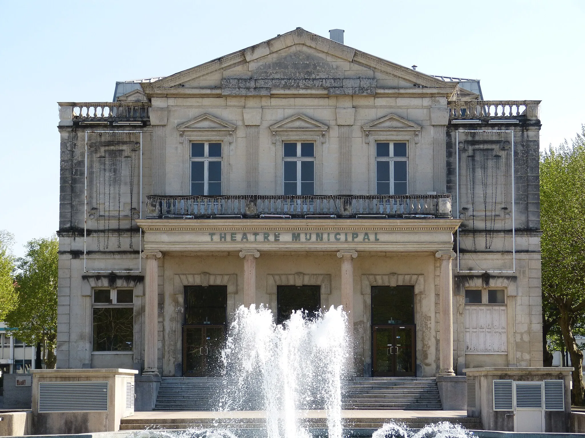 Photo showing: Municipal Theatre of Montélimar.