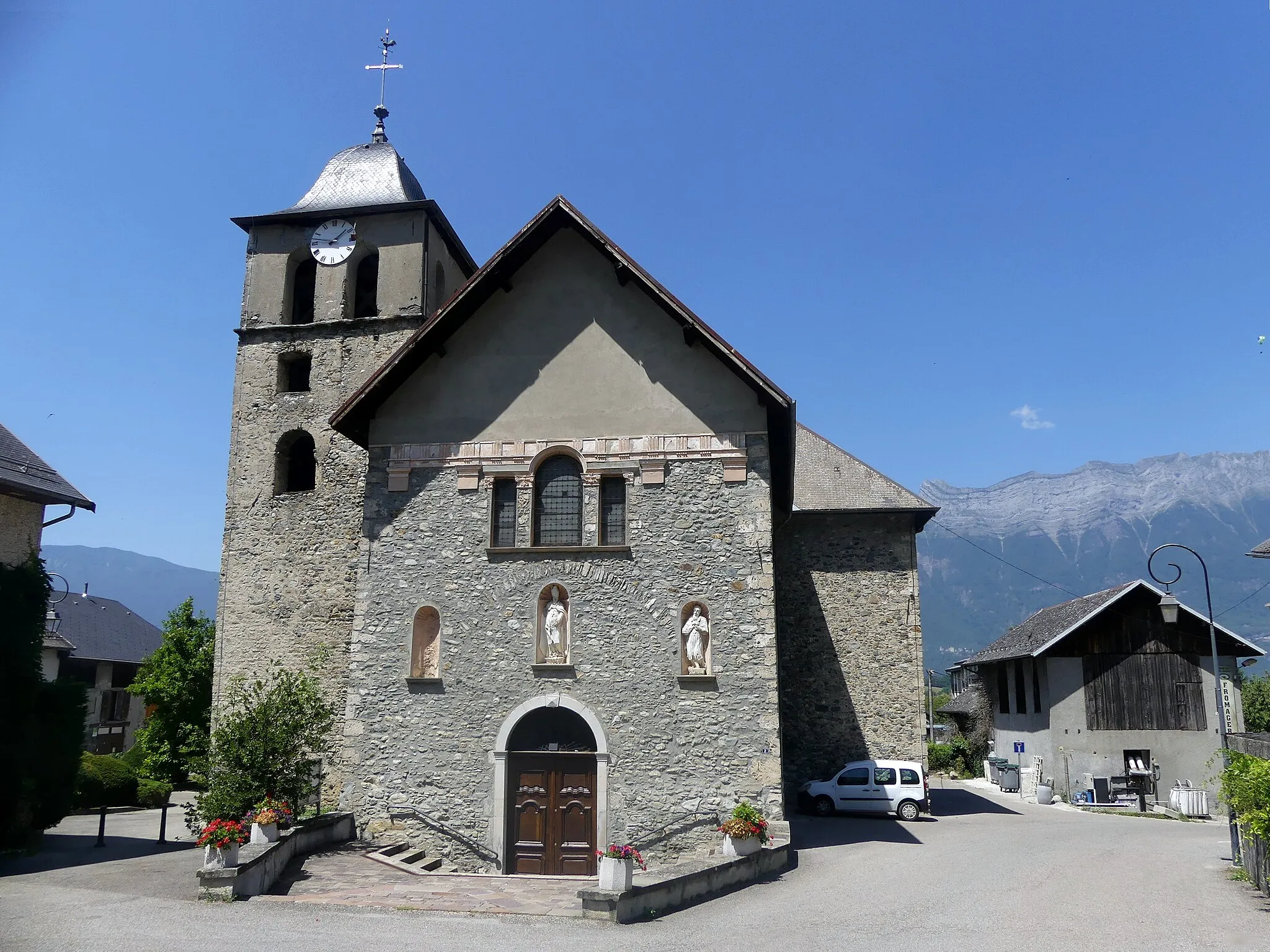 Photo showing: Sight of Saint-Martin church in Chamoux-sur-Gelon, Savoie, France.