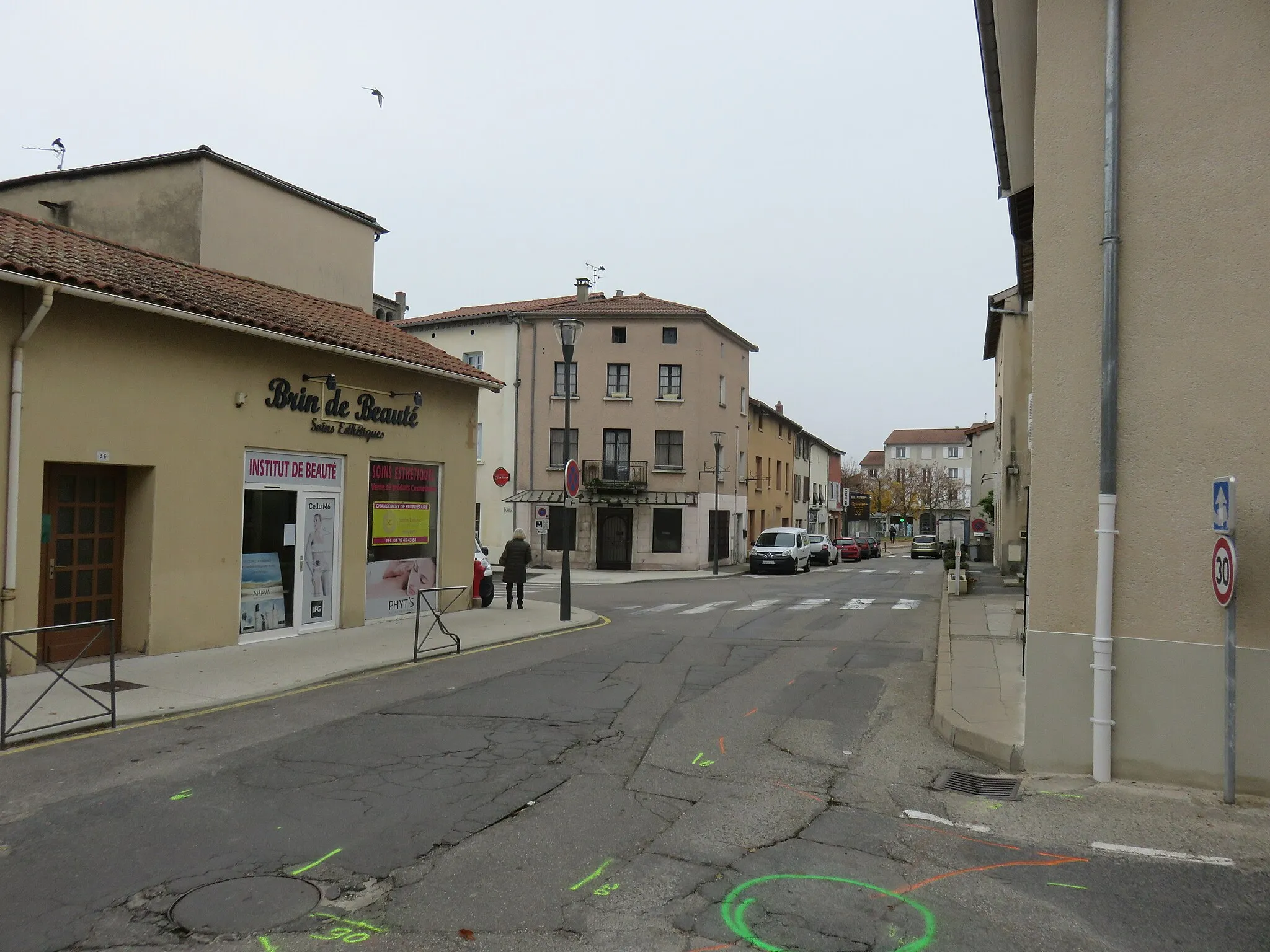 Photo showing: Rue du Vieux Bourg côté sud à Brindas (Rhône, France).