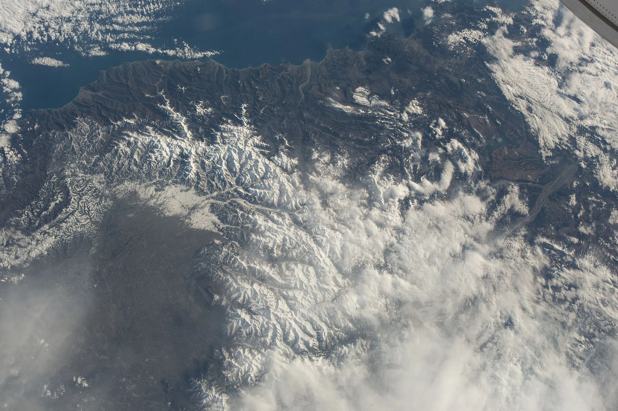 Photo showing: View of Earth taken during ISS Expedition 42.