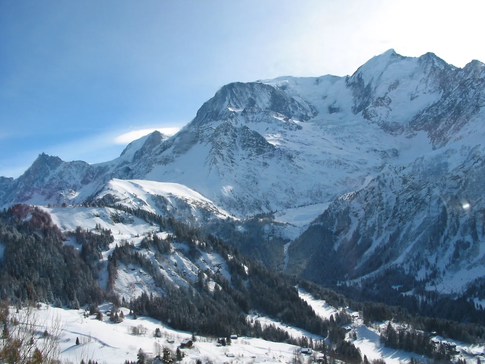 Photo showing: Bionassay (Haute-Savoie - France), l'Aiguille de Bionassay et son glacier.