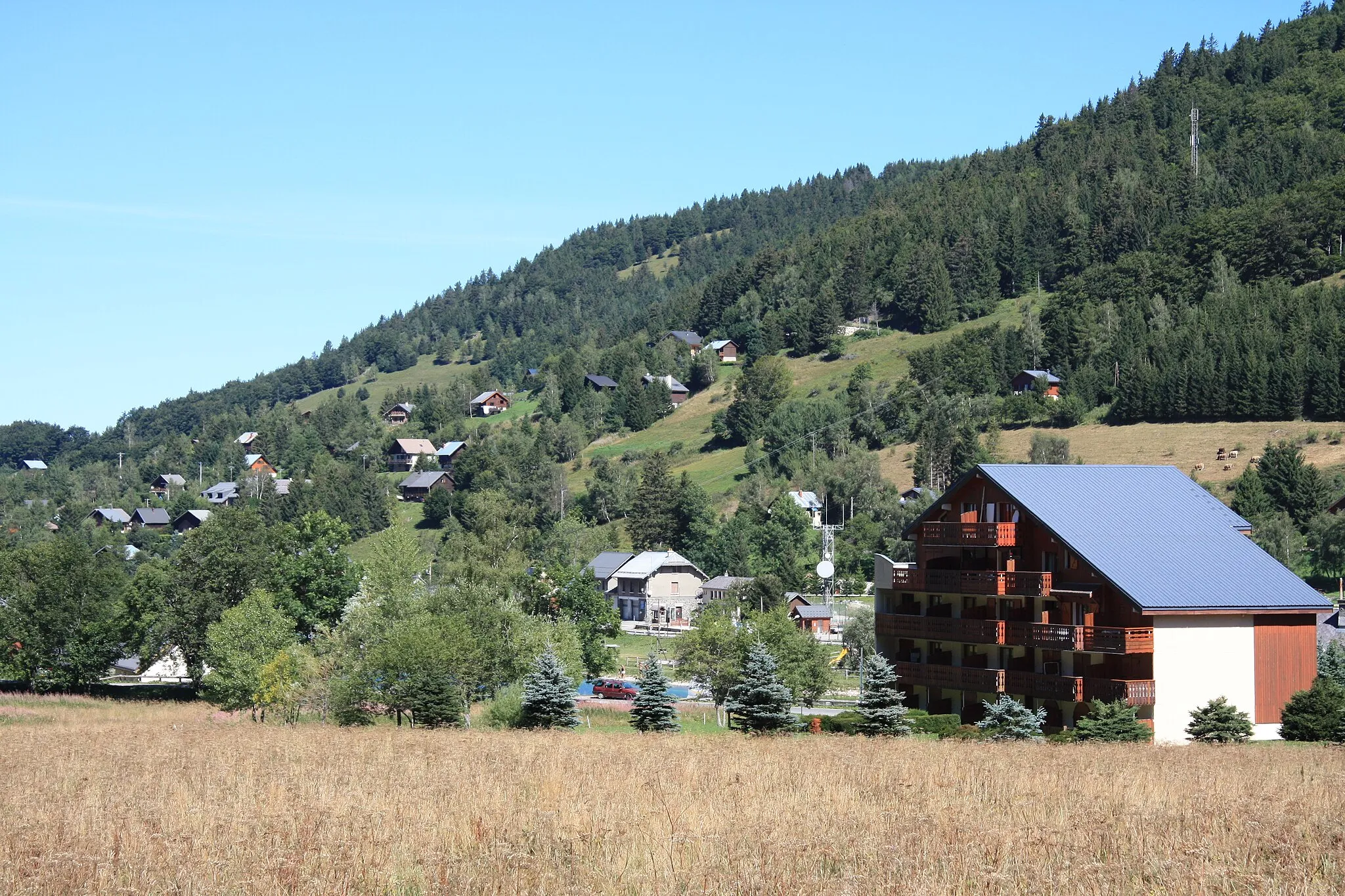 Photo showing: Alpe du Grand Serre (ski resort in France)