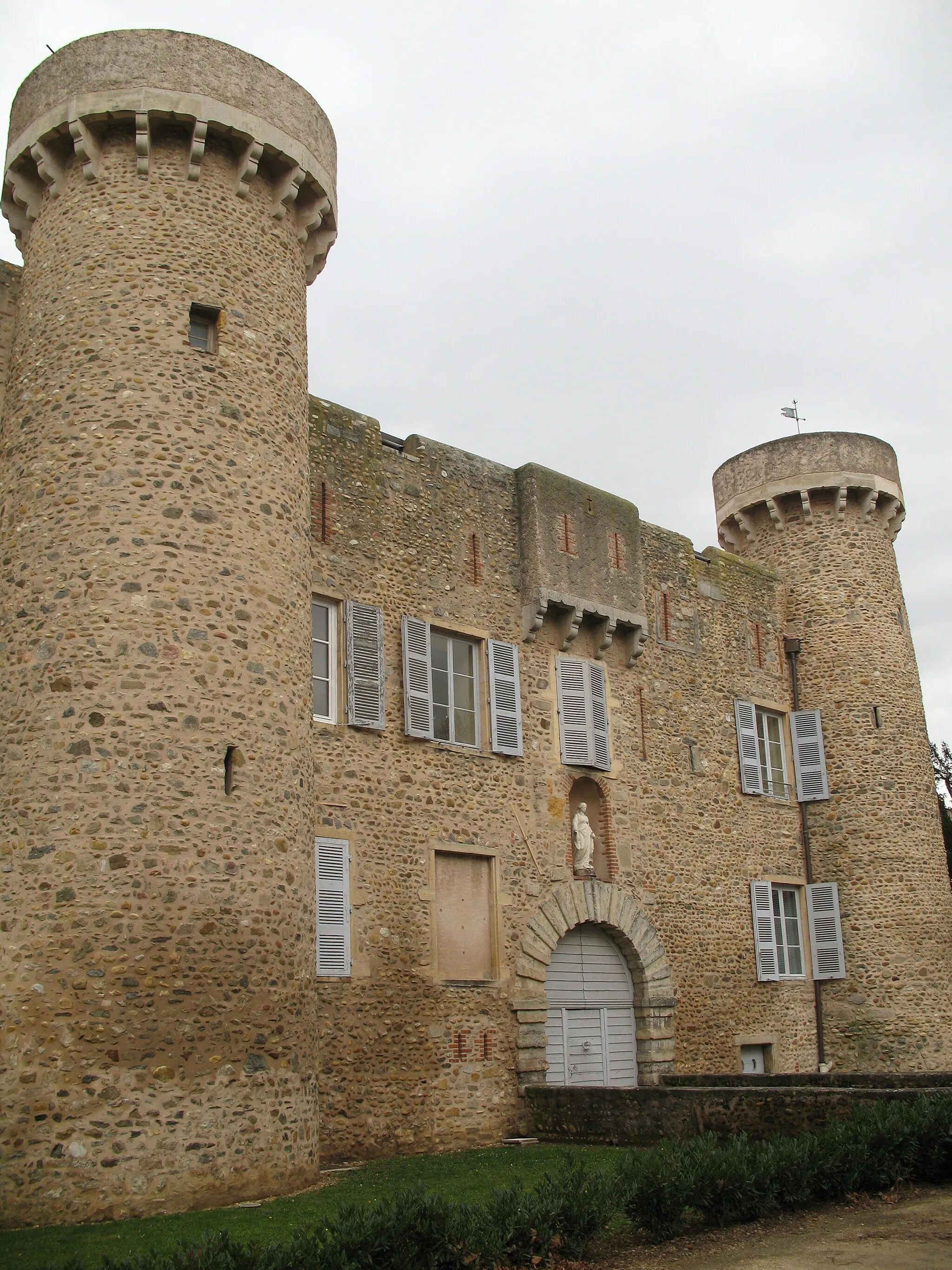 Photo showing: Château de Charly à Charly dans le Rhône.