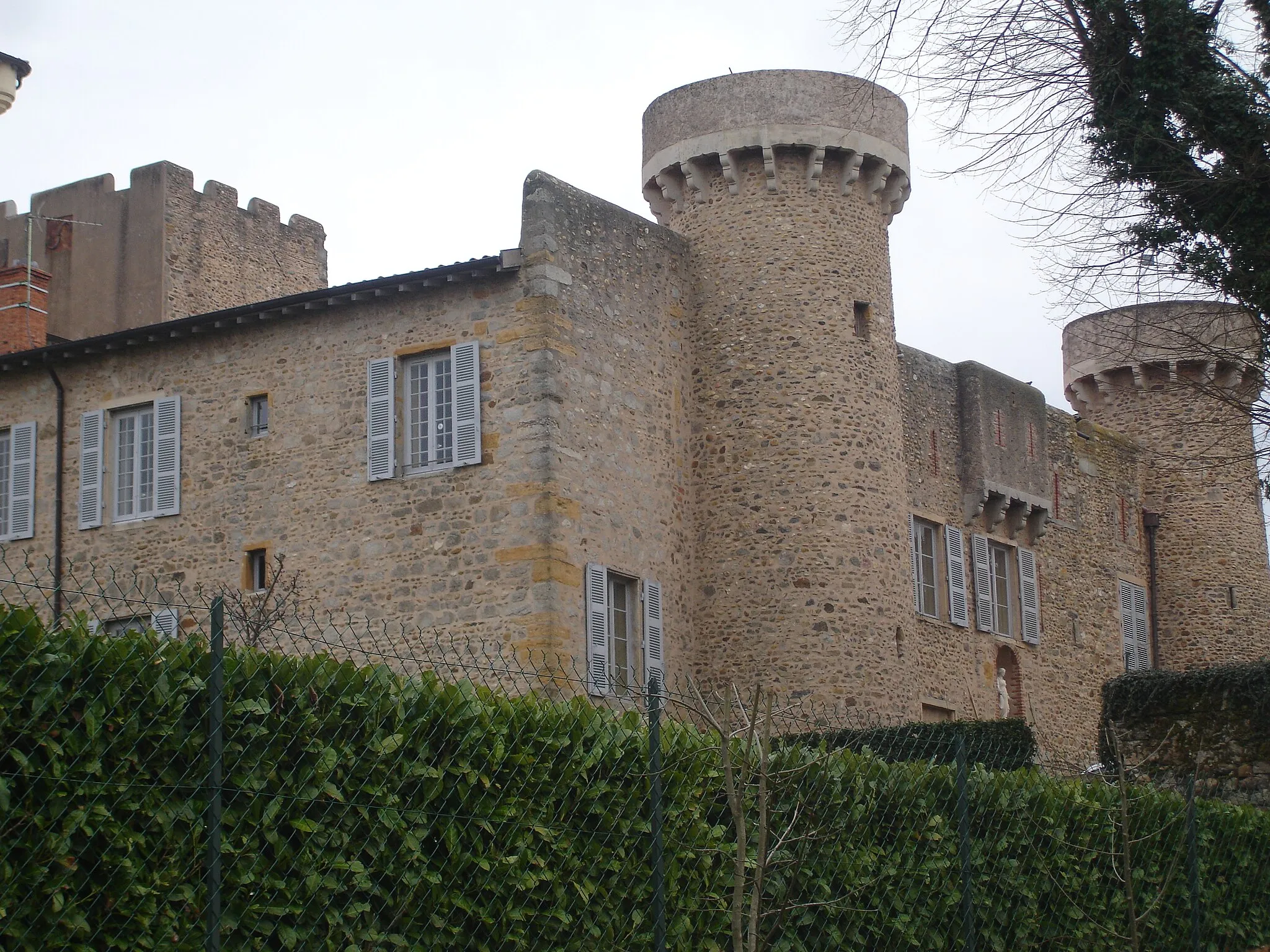 Photo showing: Charly (69) : vue du château