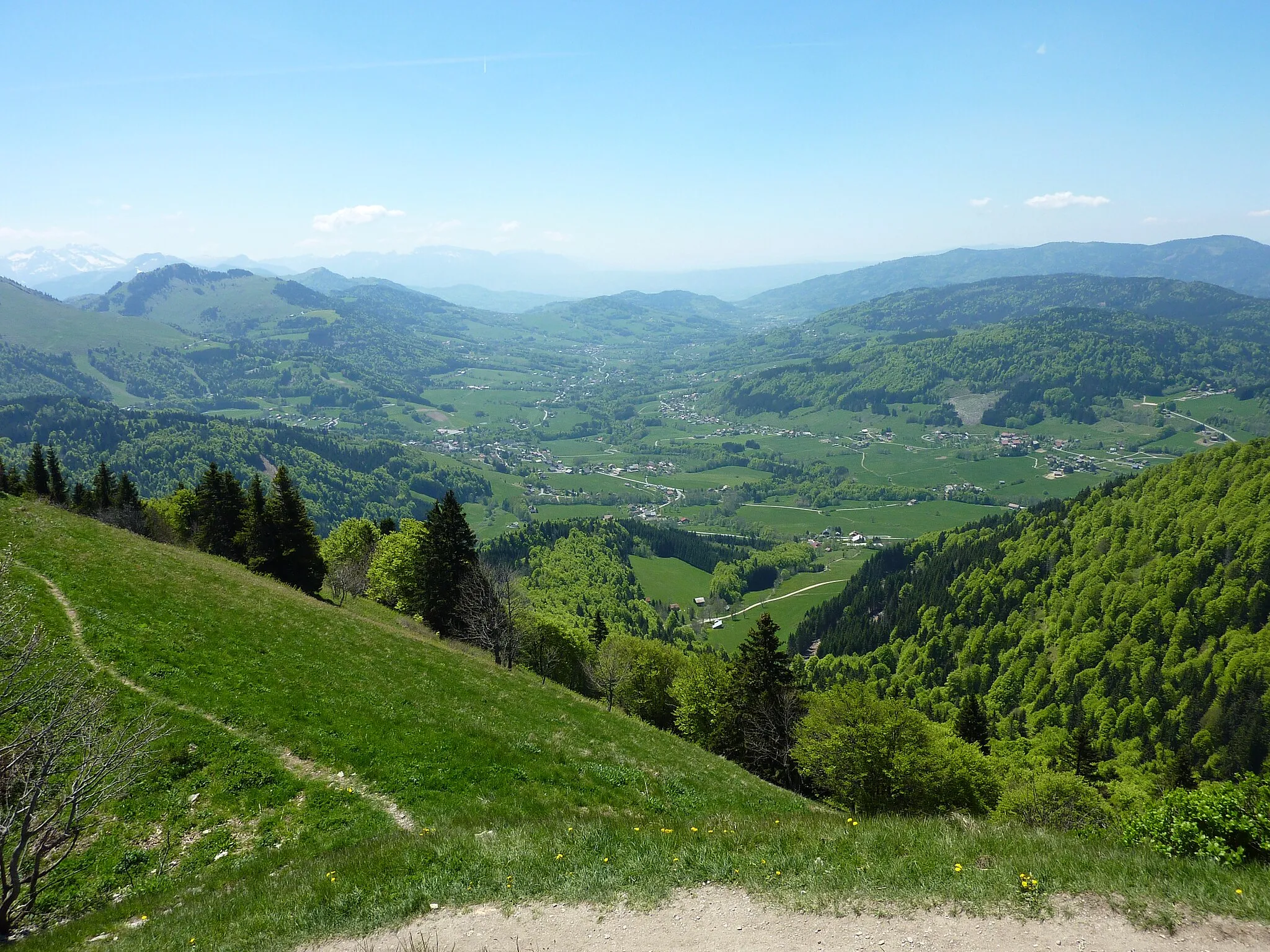 Photo showing: Vallée Verte depuis le Mont Forchat