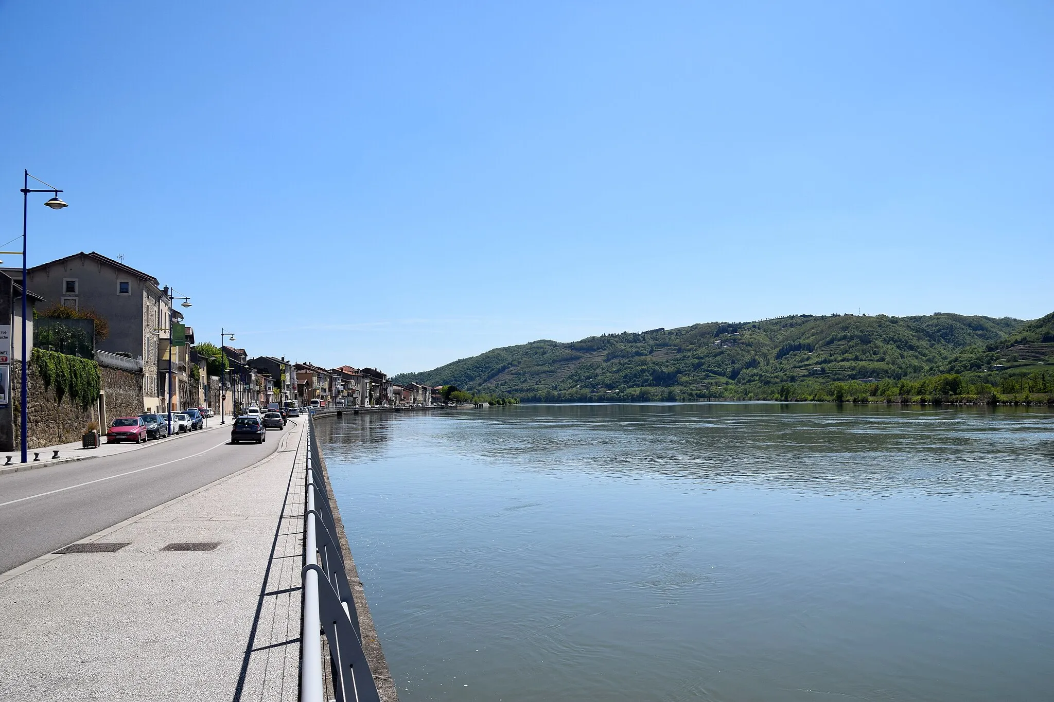 Photo showing: Coast of Rhône in Saint-Vallier