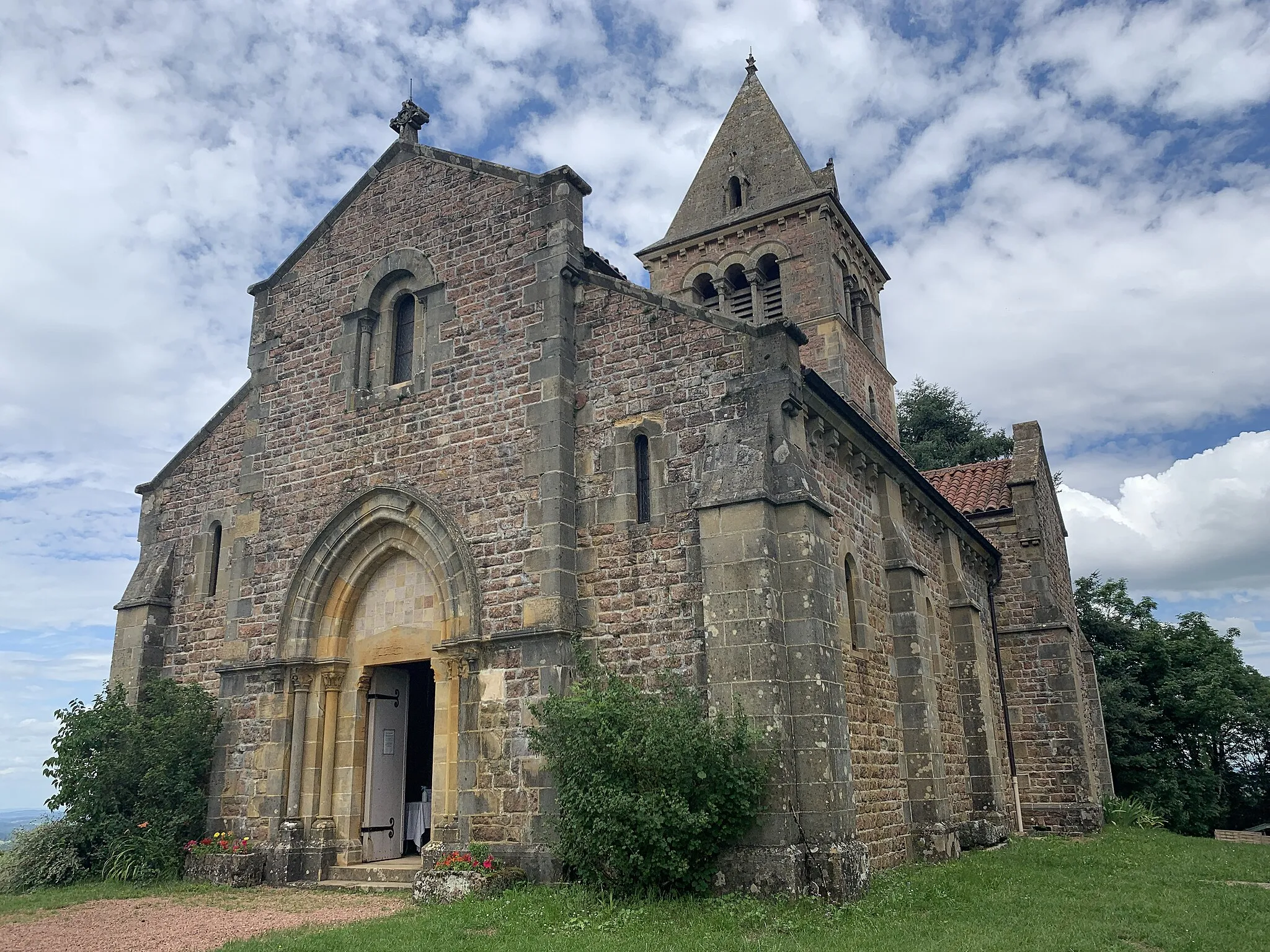 Photo showing: Chapelle Saint-Pierre-et-Saint-Paul de Dun, Saint-Racho.